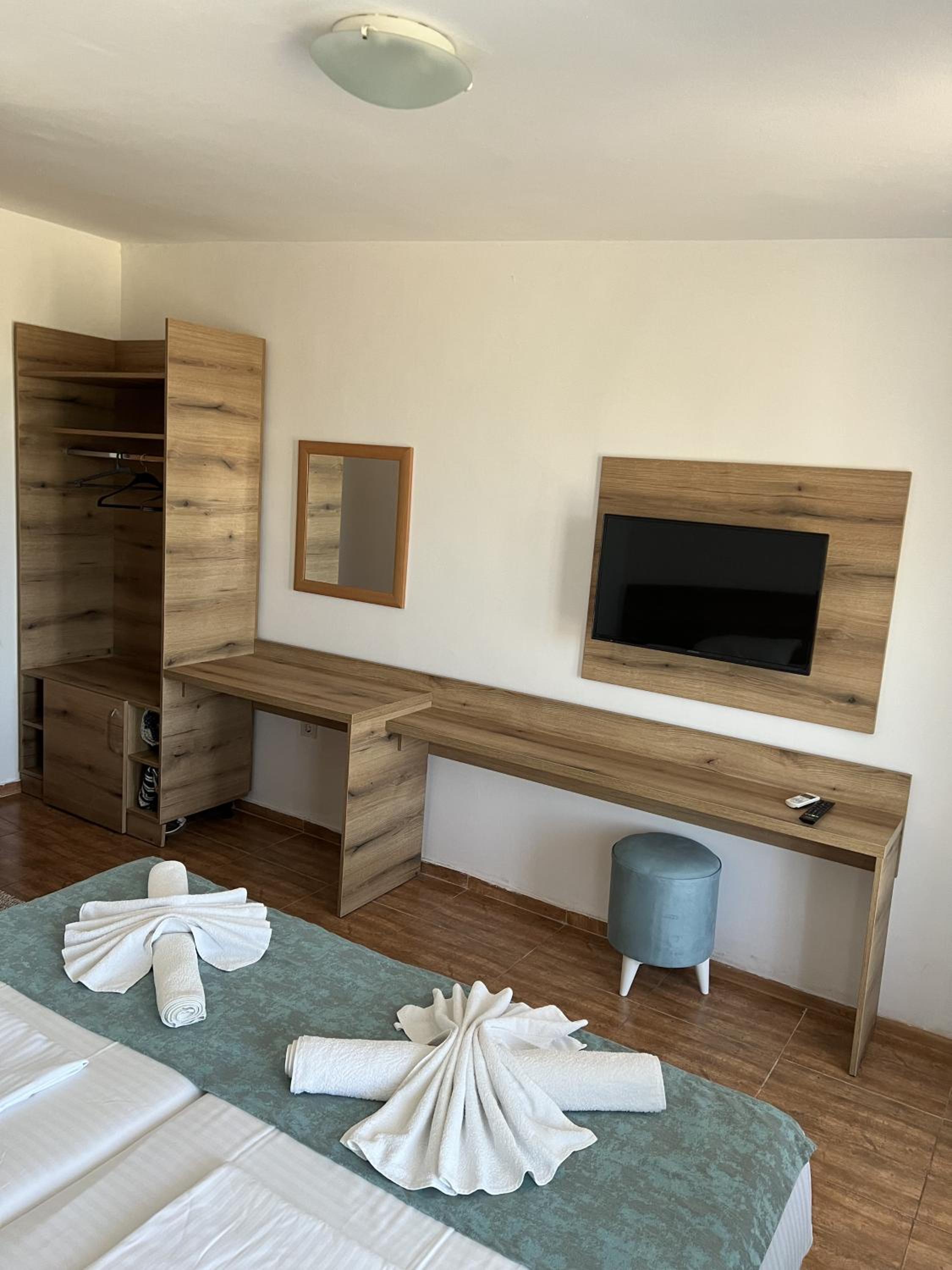 Double or Twin Room photo 3