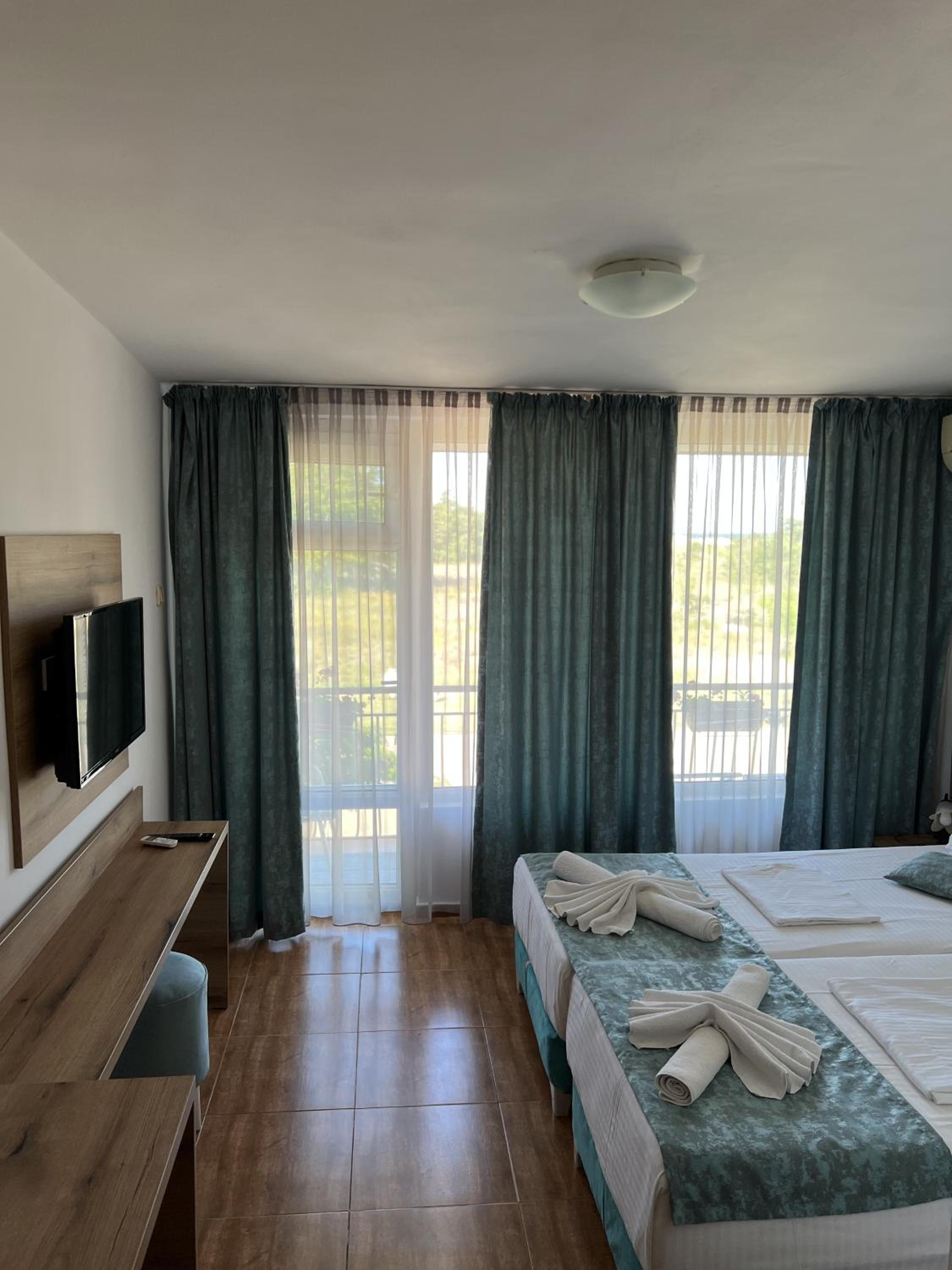 Double or Twin Room photo 3