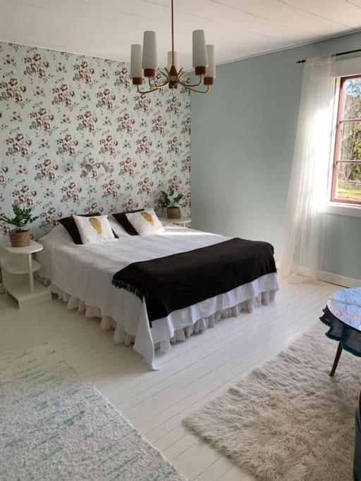 Four-Bedroom House photo 1