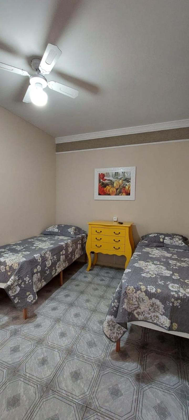 Basic Triple Room with Shared Bathroom photo 2