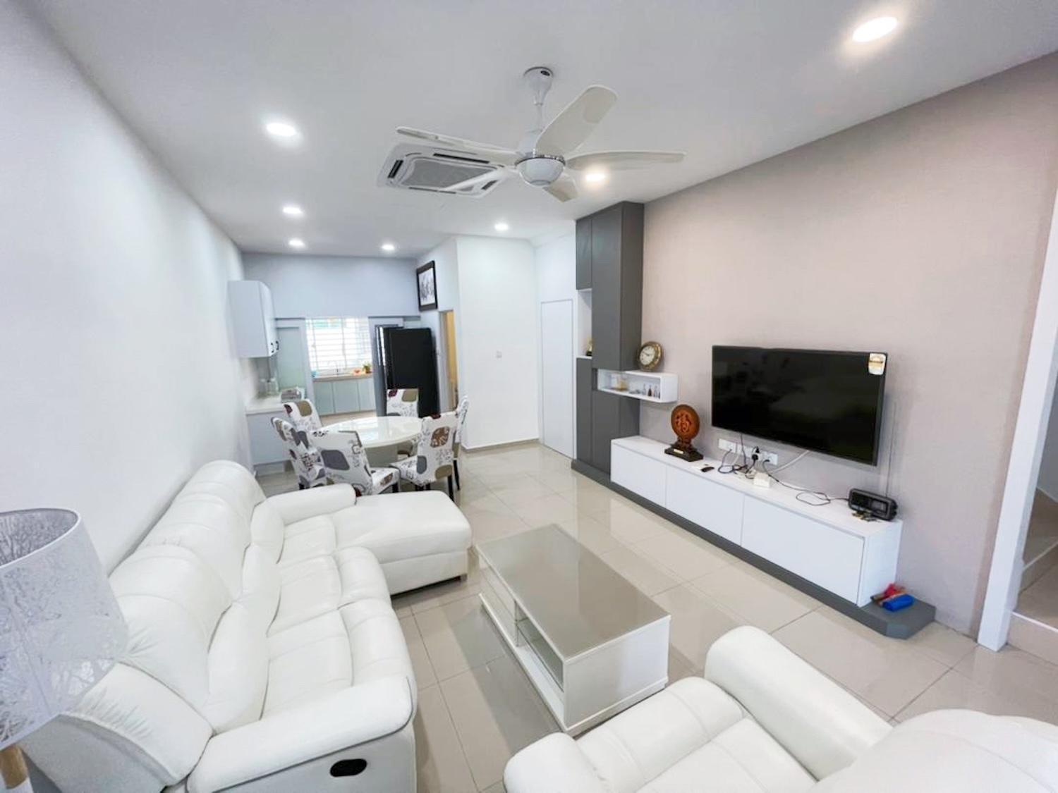Four-Bedroom House photo 1