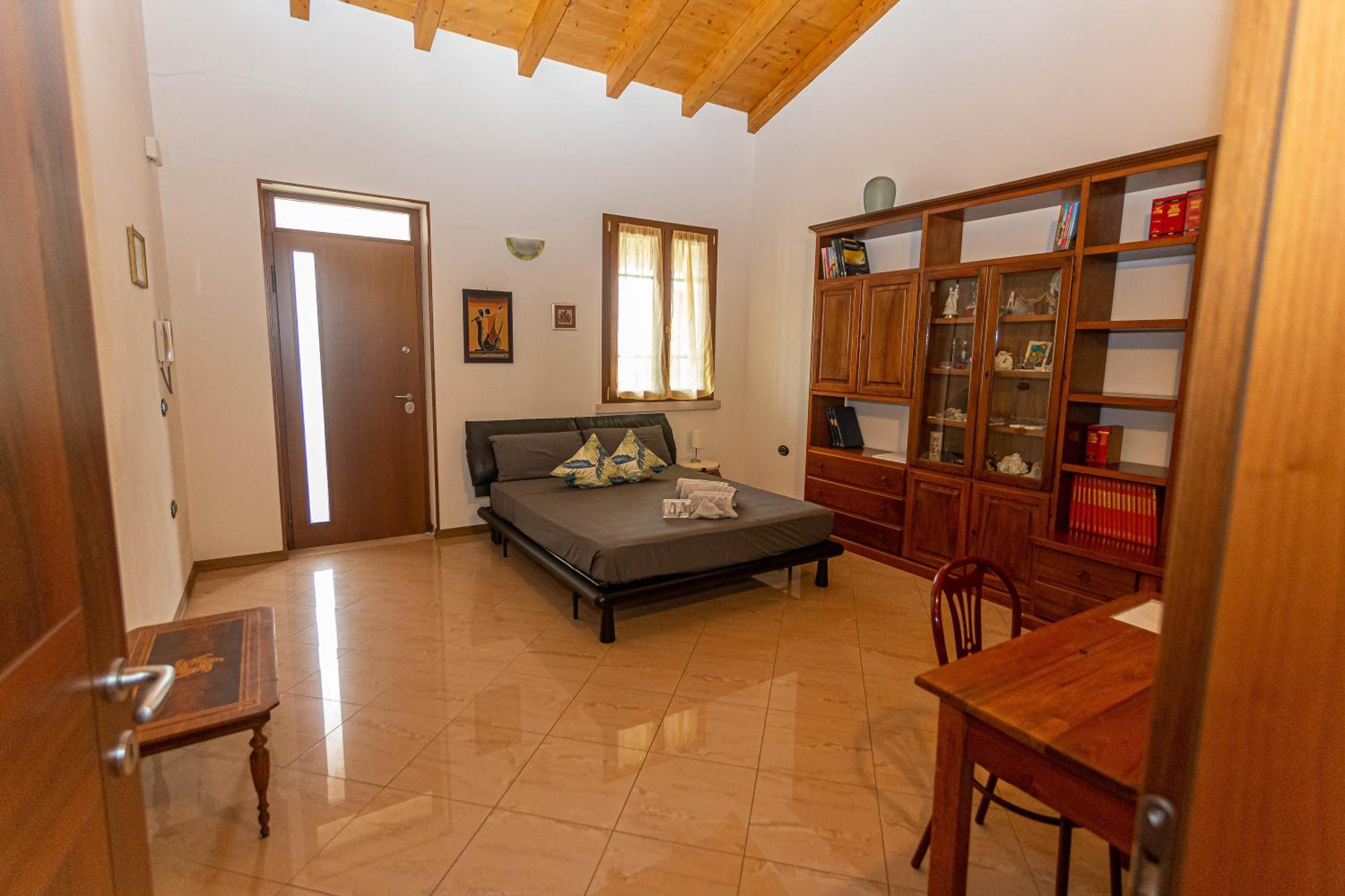 Apartment - Ground Floor - Photo 9