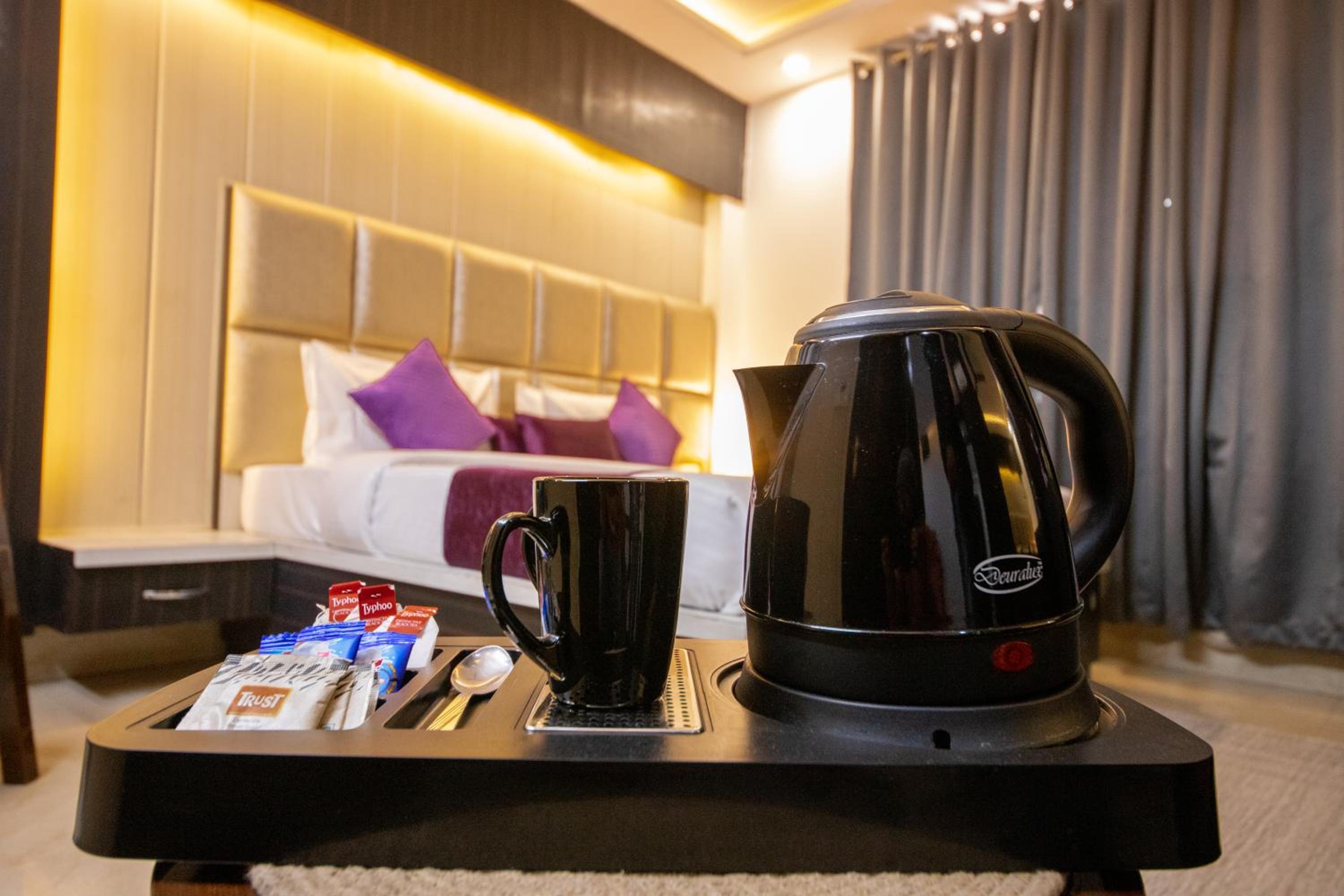 Deluxe Double Room with Balcony photo 3