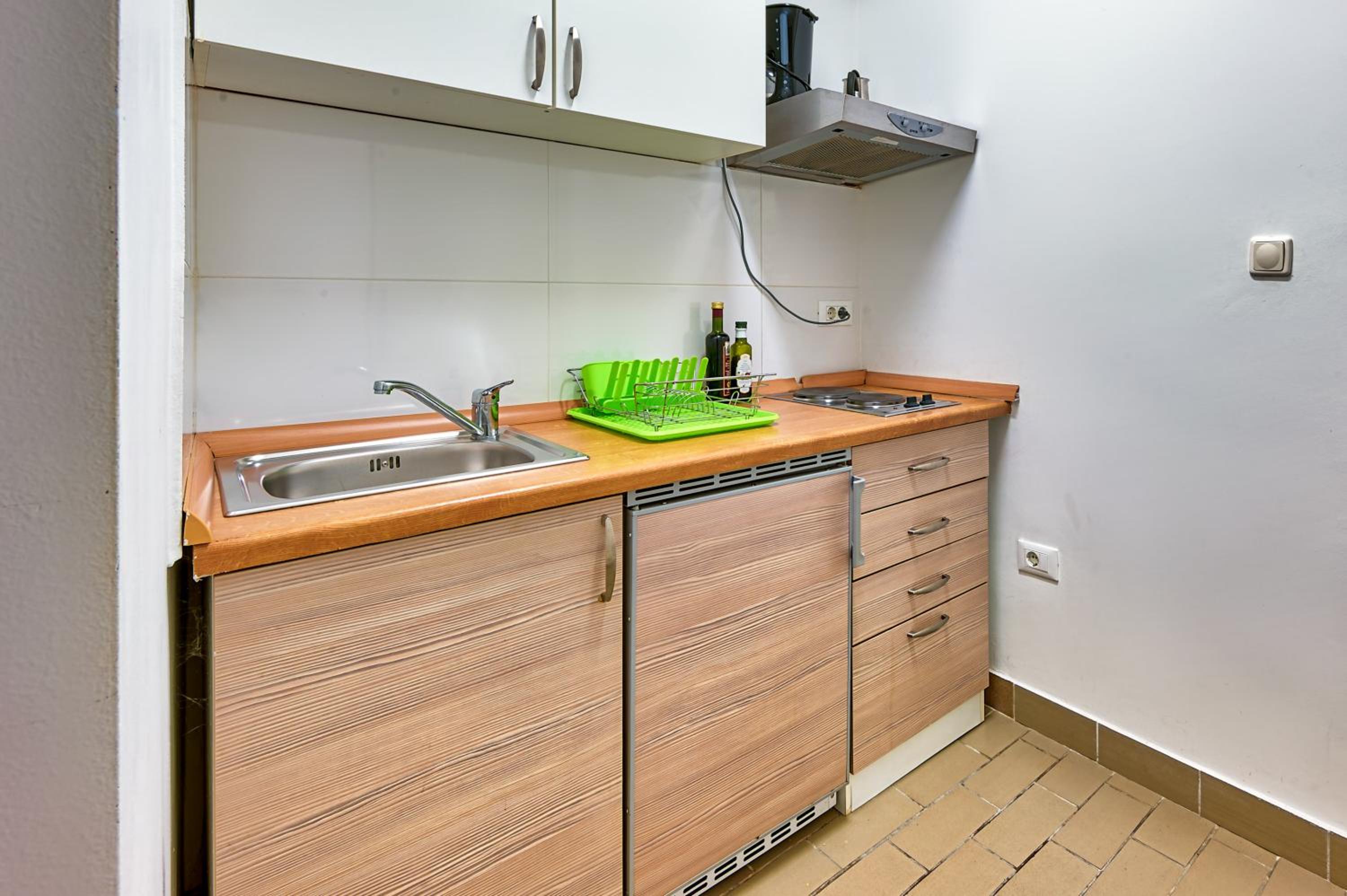 One-Bedroom Apartment with Private Entrance photo 3