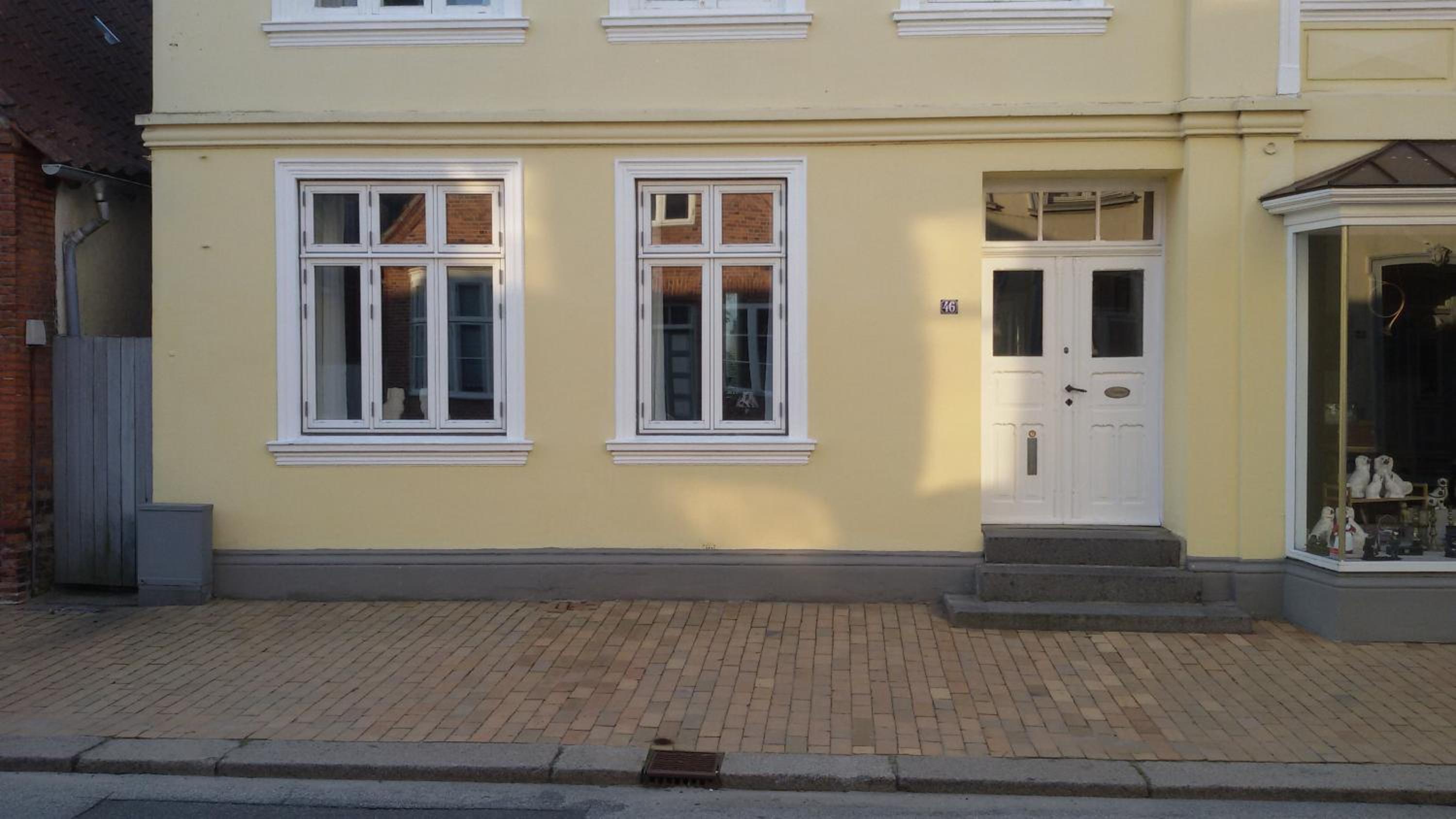 Apartment - Ground Floor photo 2