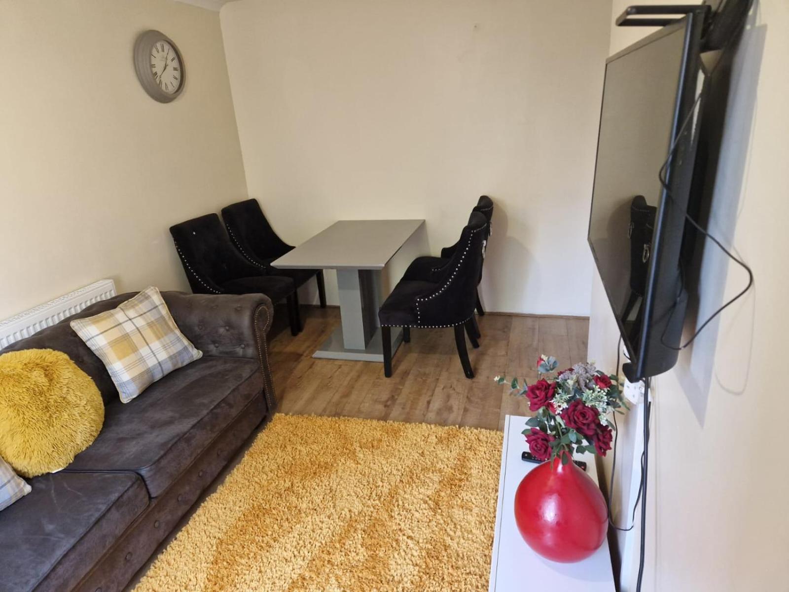 Apartment photo 3