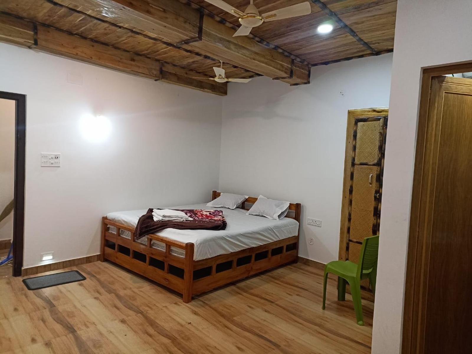 Deluxe Double Room With Shower photo 2