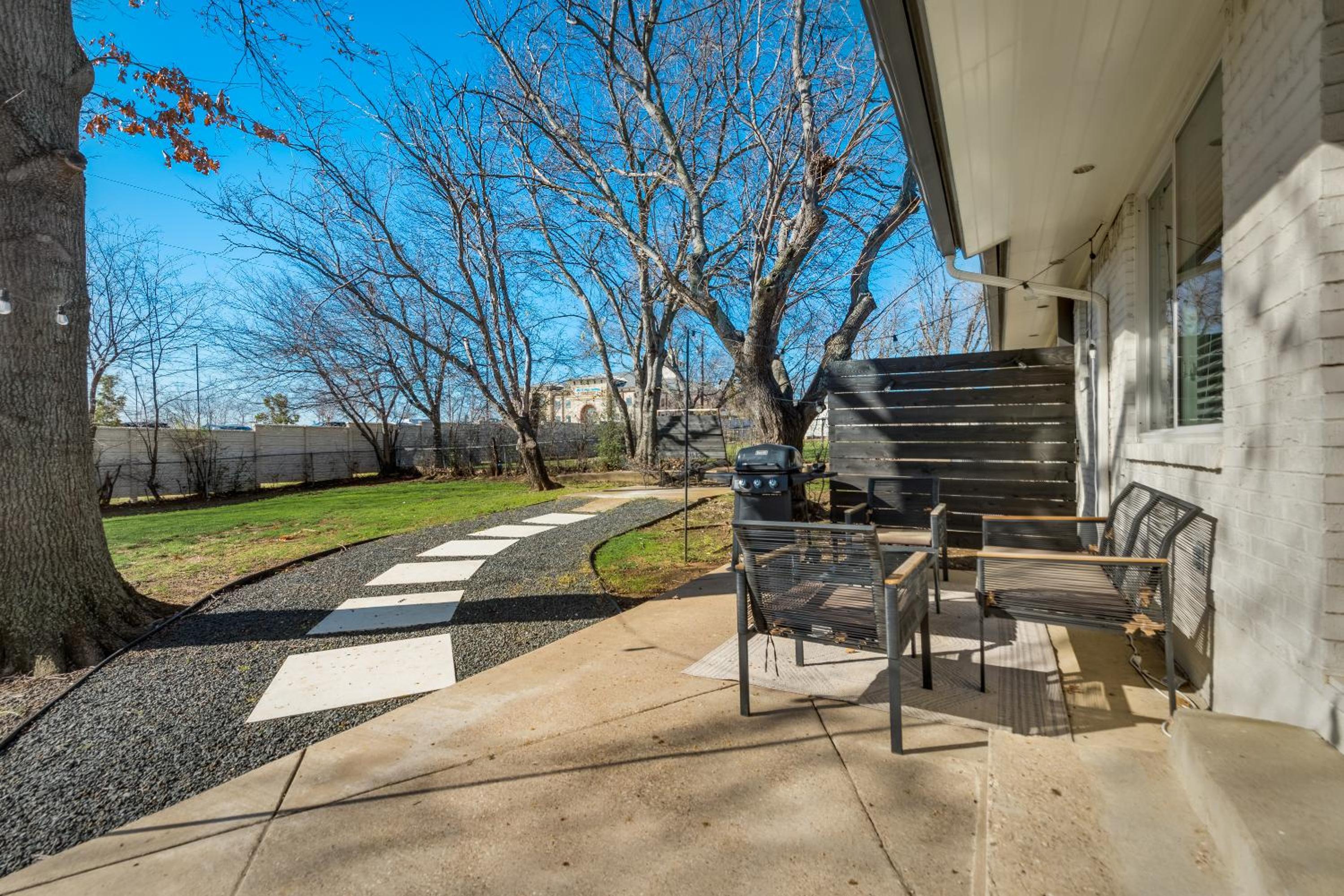 Three-Bedroom House photo 2