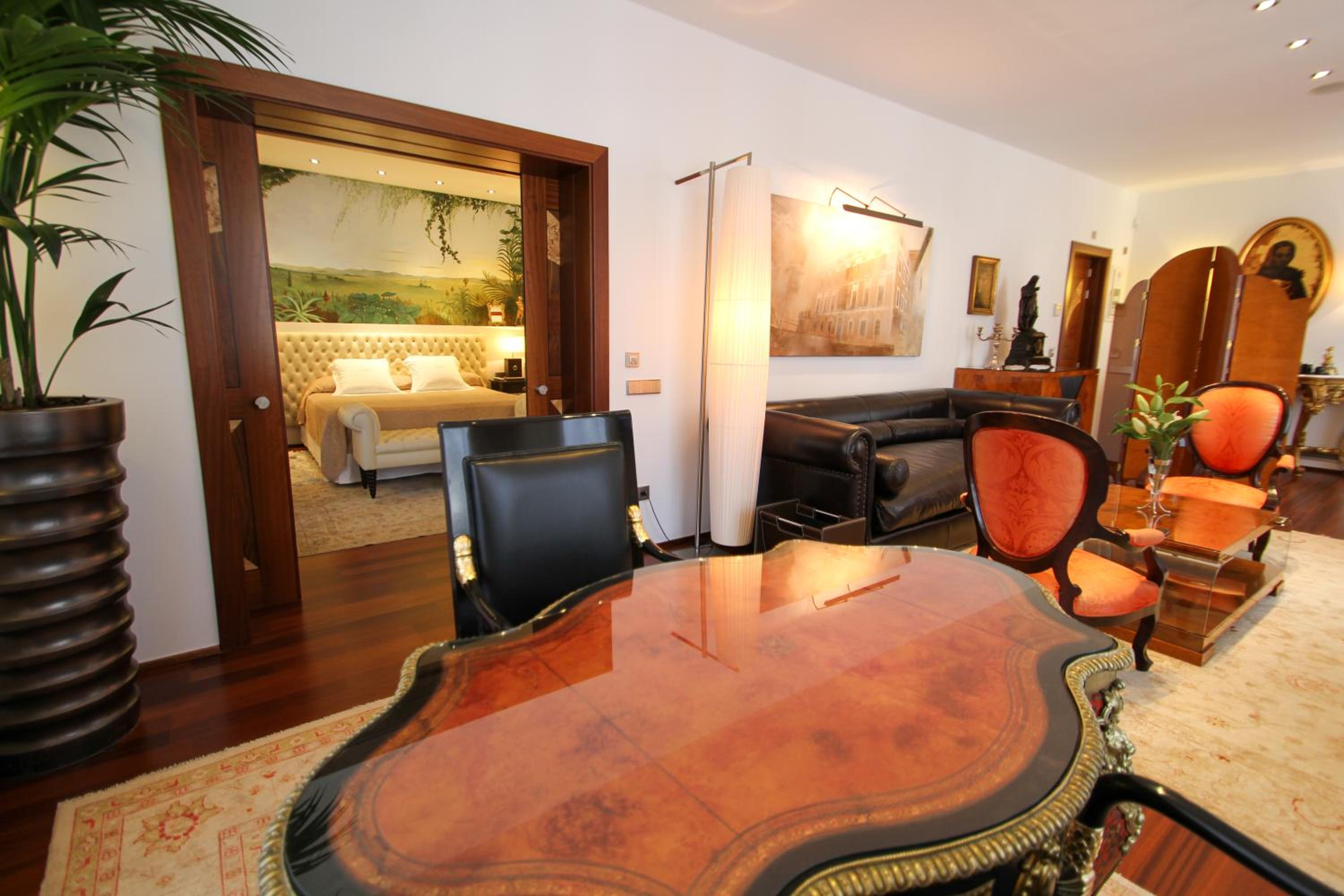 Suite with Terrace - Photo 15