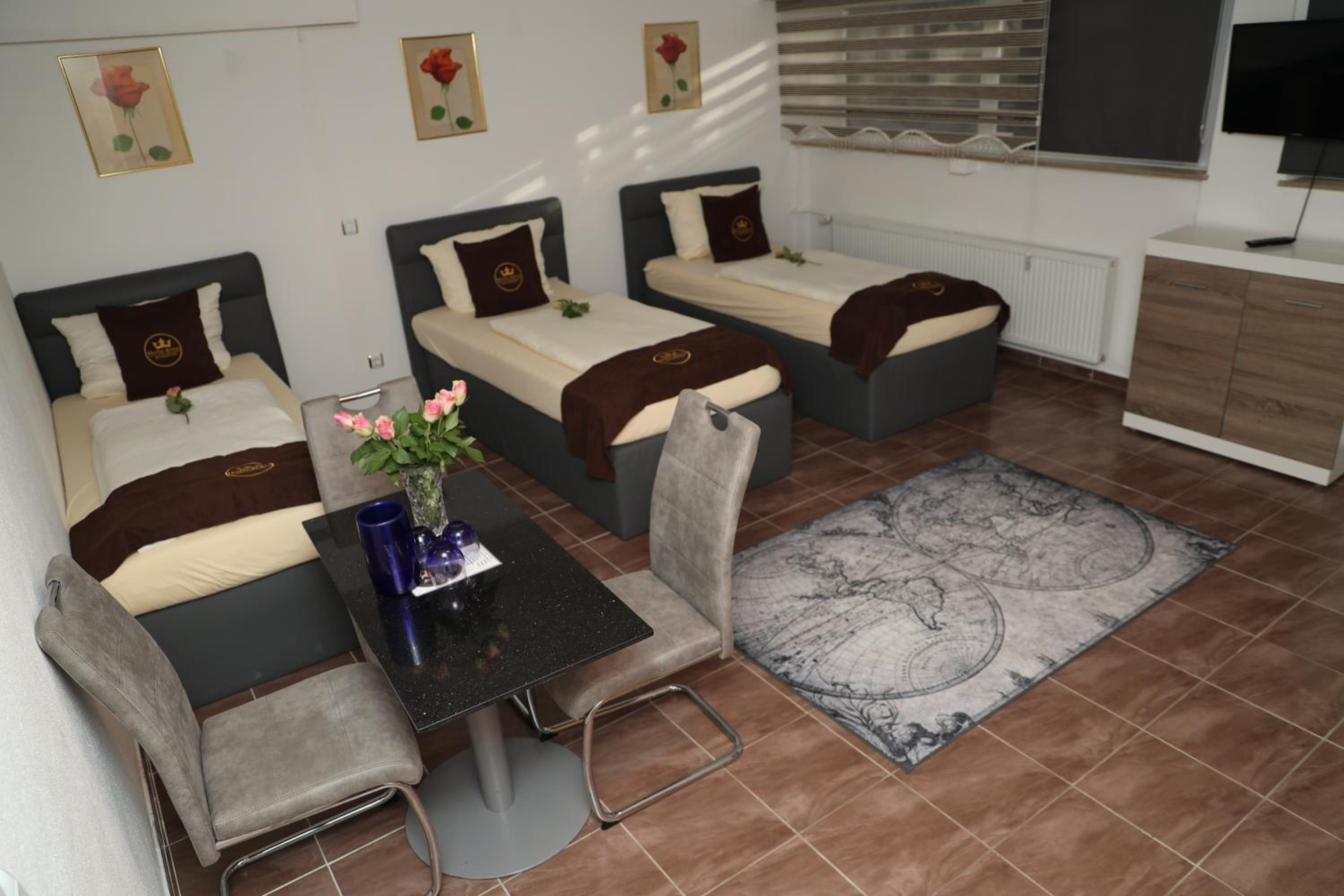 Triple Room with Shower - Photo 1