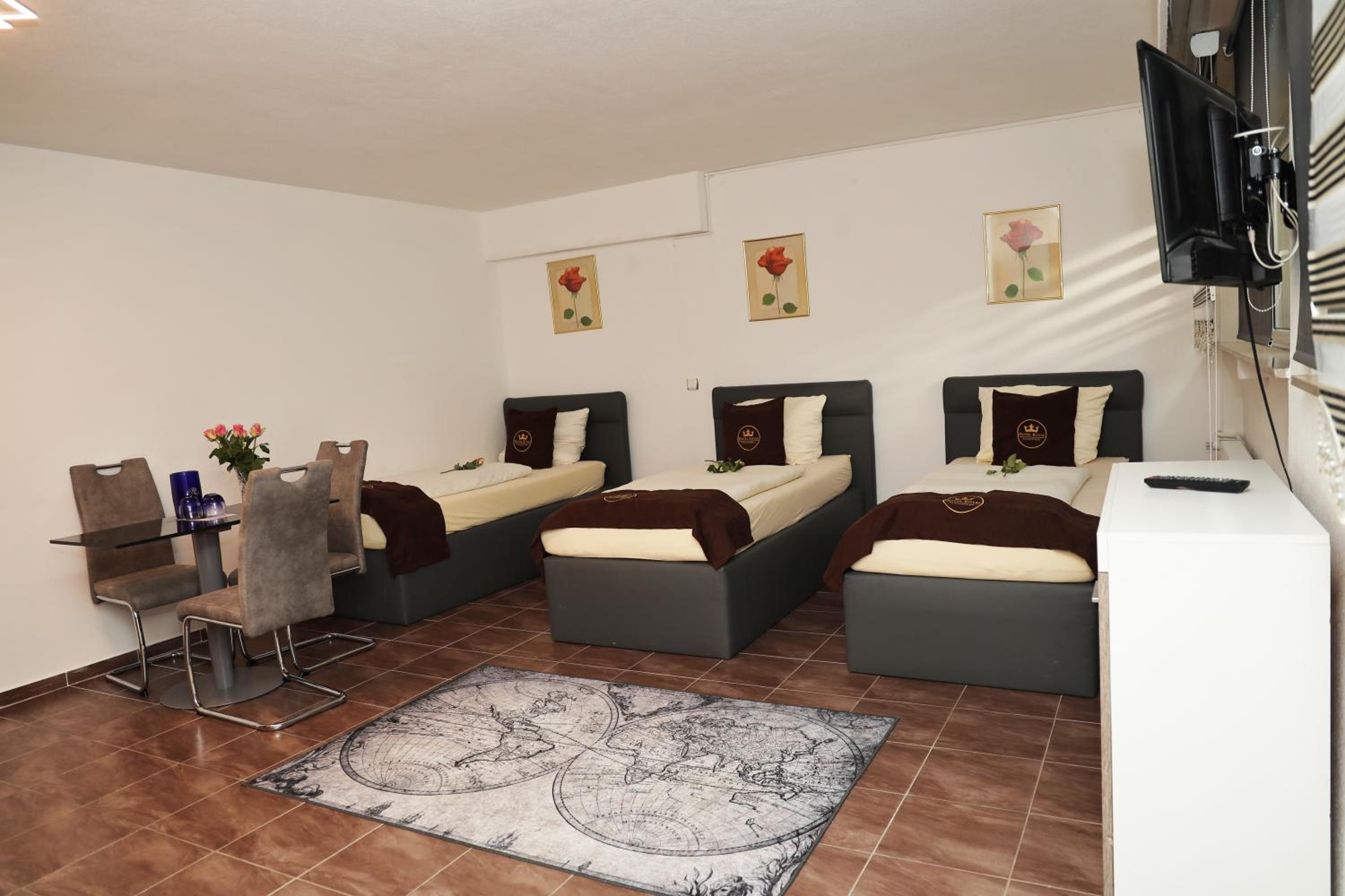 Triple Room with Shower - Photo 2