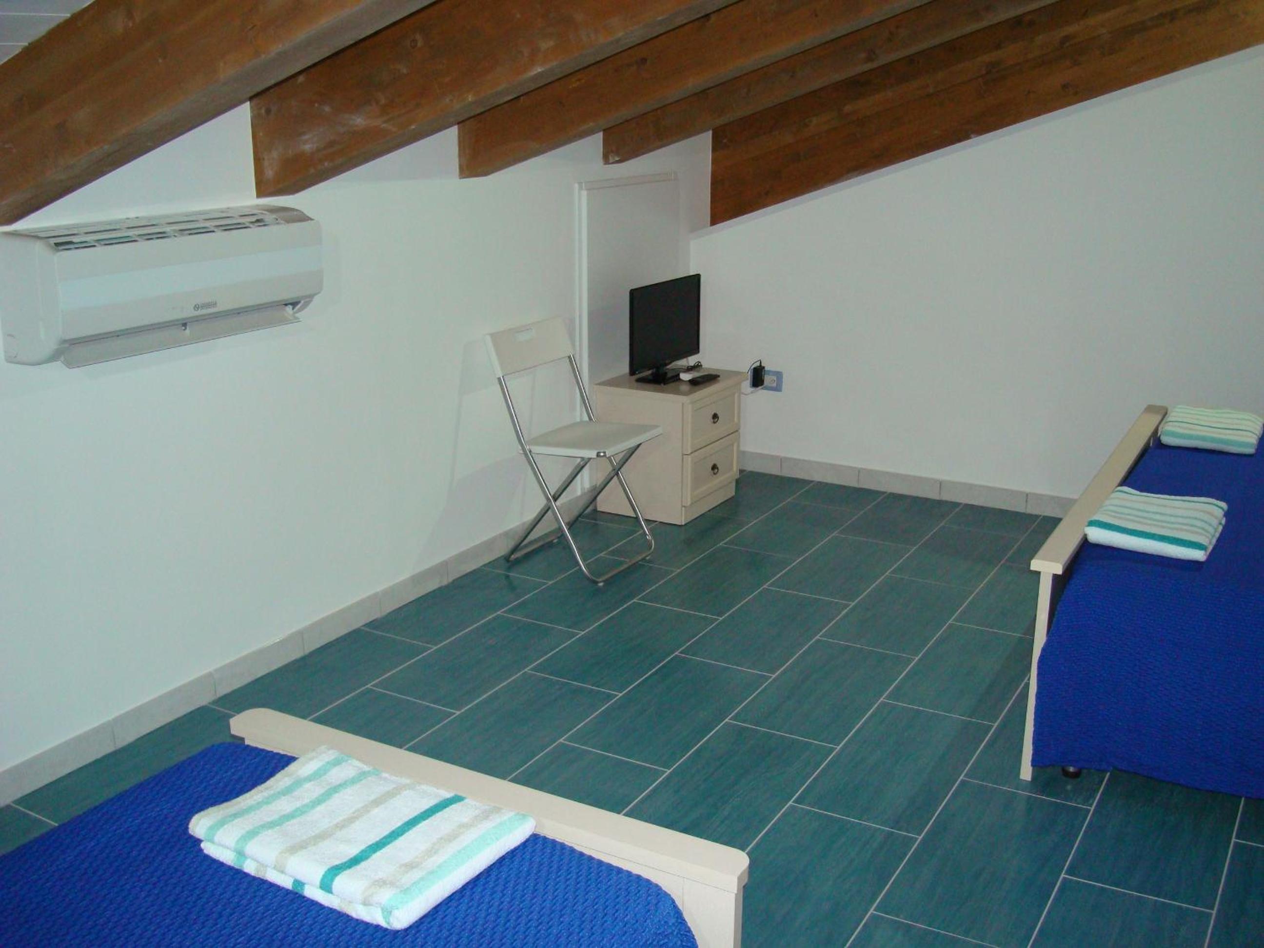 Family Room (Attic) photo 3
