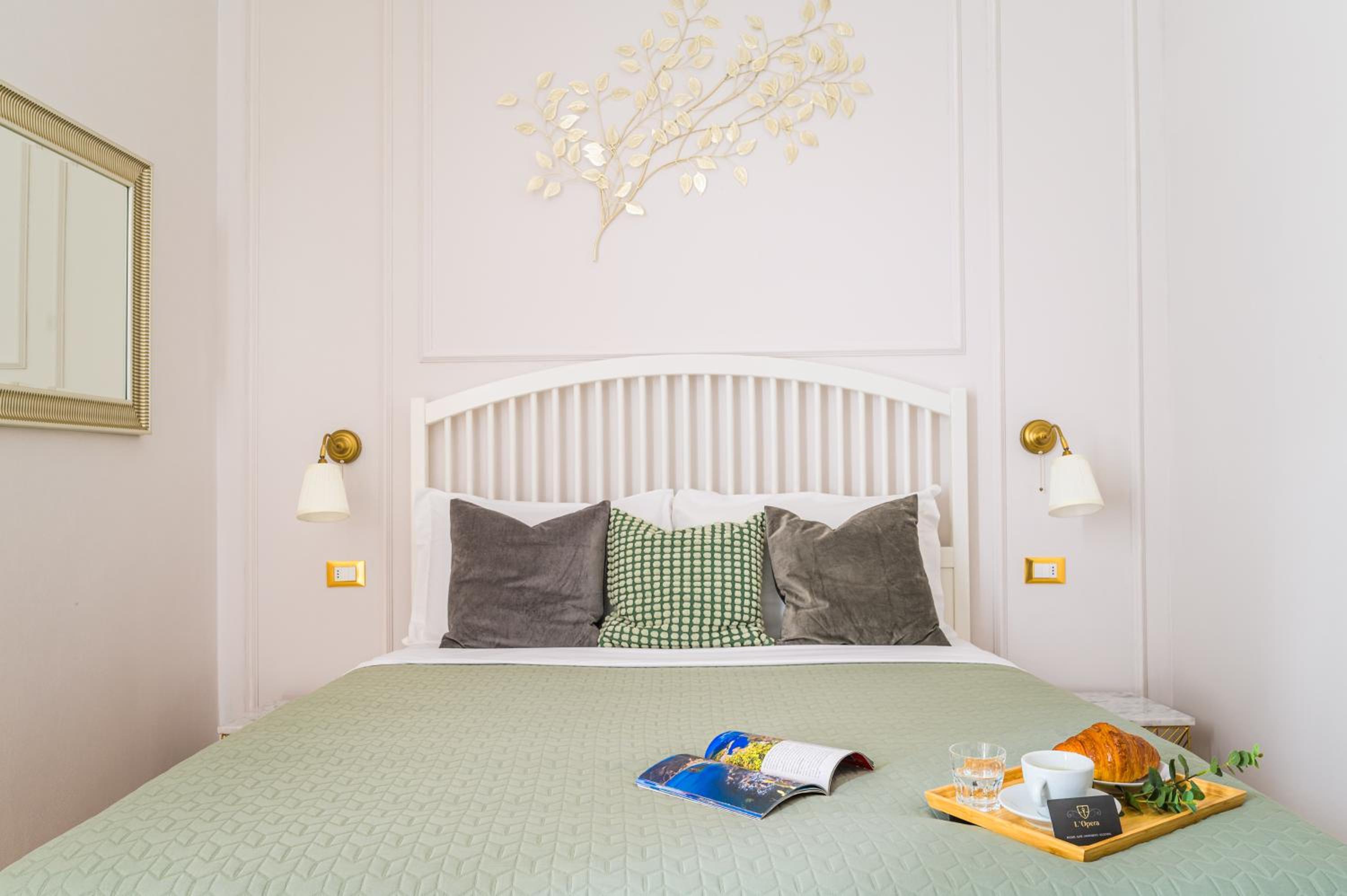Double Room with Balcony - Photo 8
