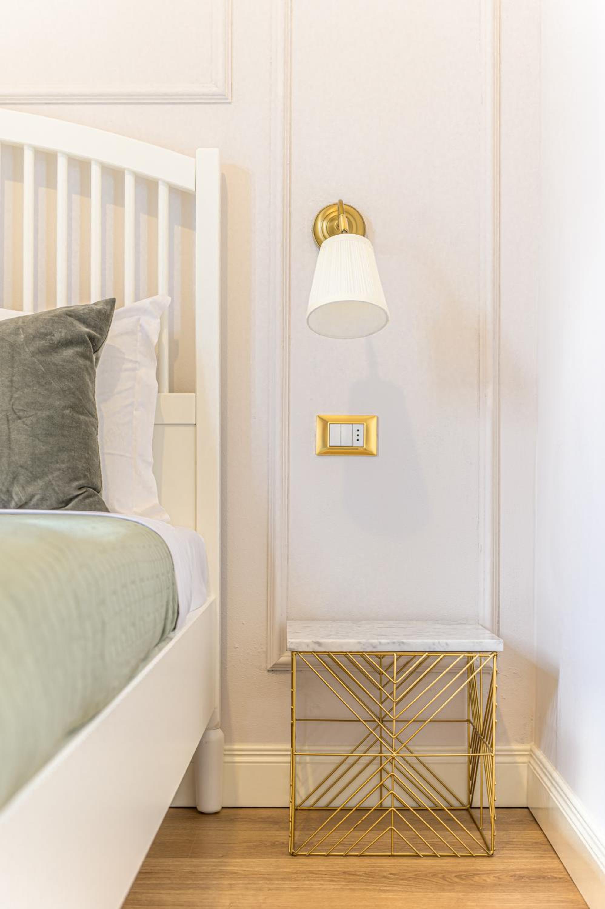 Double Room with Balcony - Photo 6