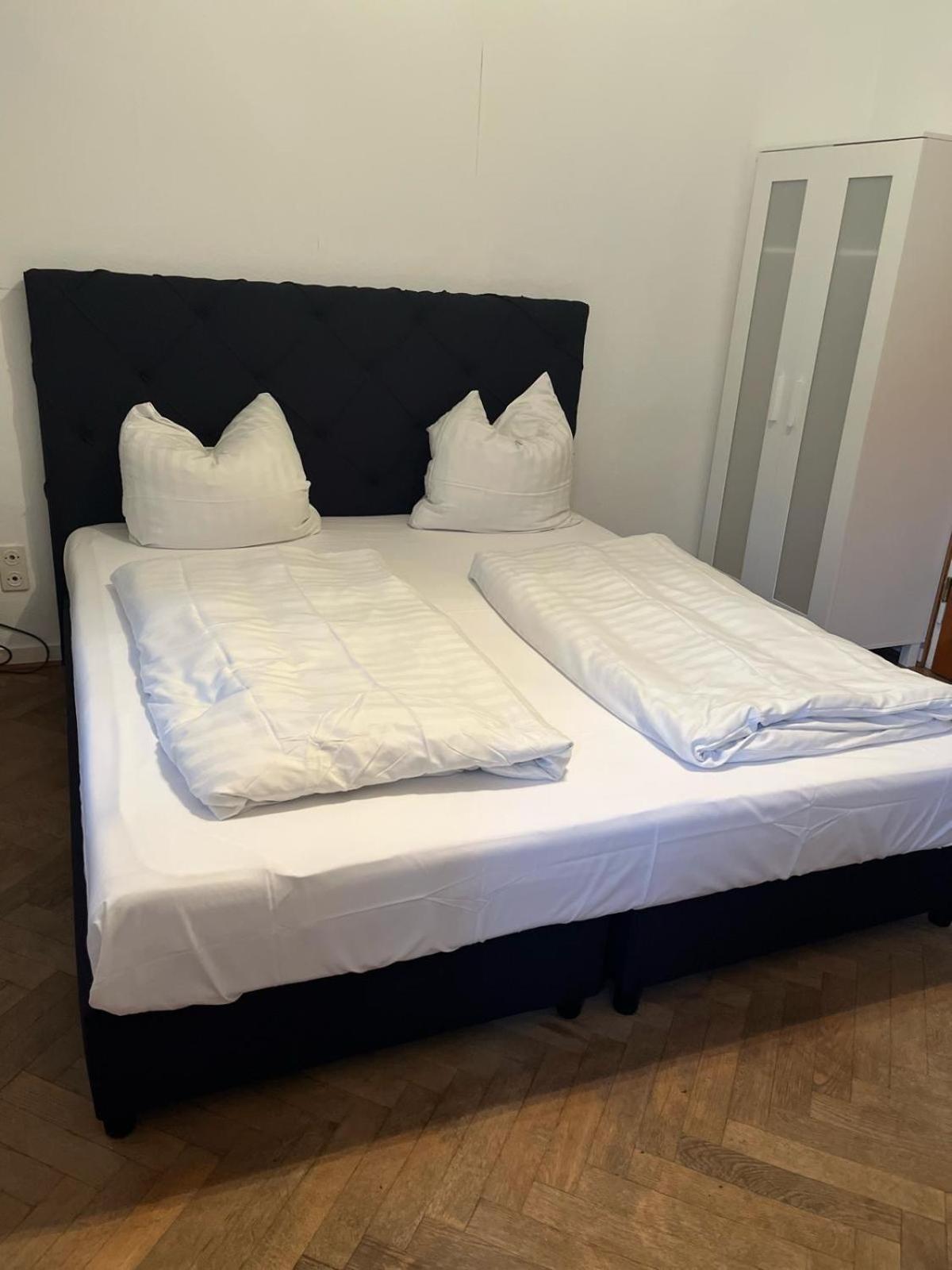 Double Room - Photo 7