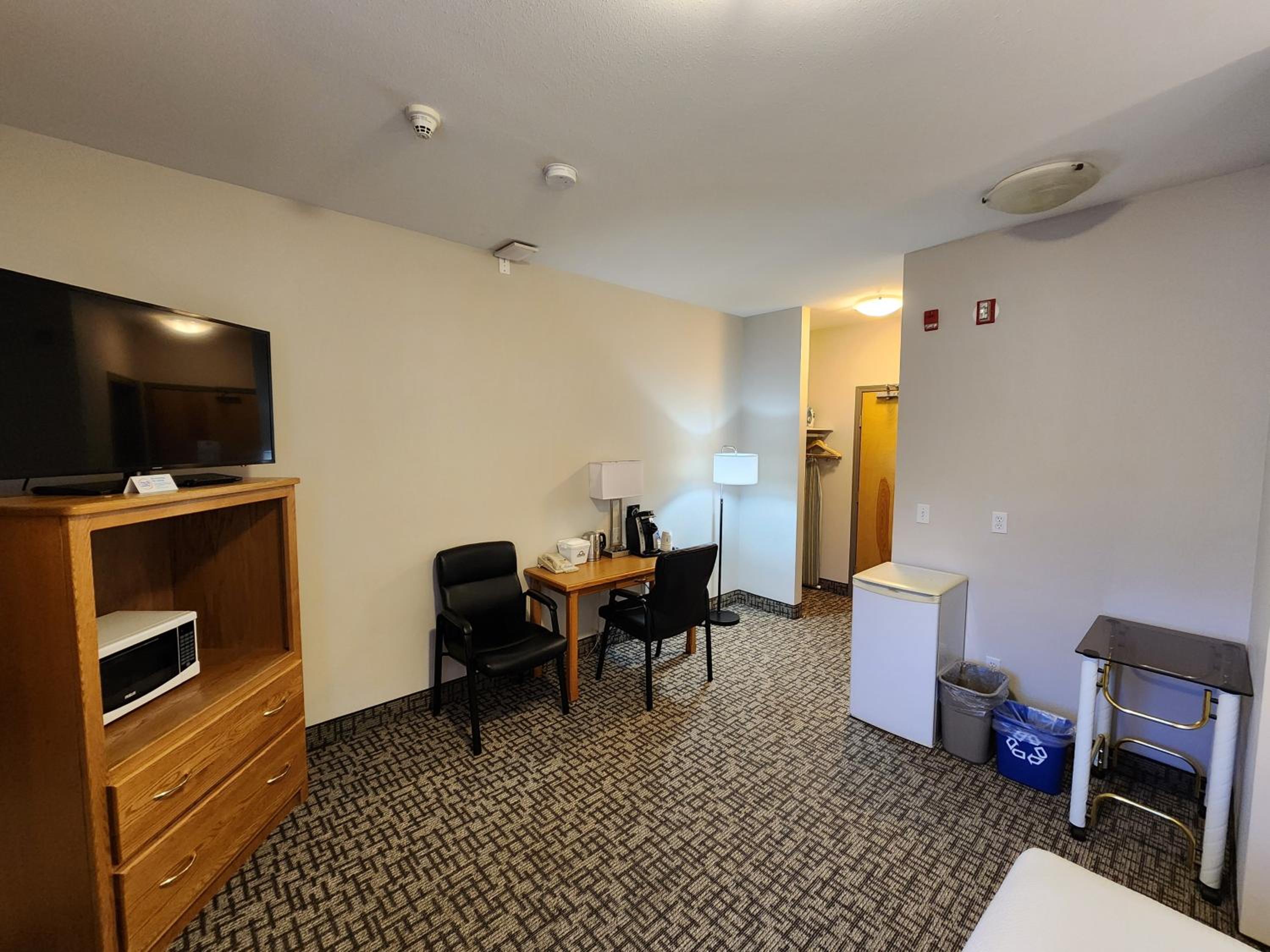 Queen Room - Disability Access/Non-Smoking - Photo 6