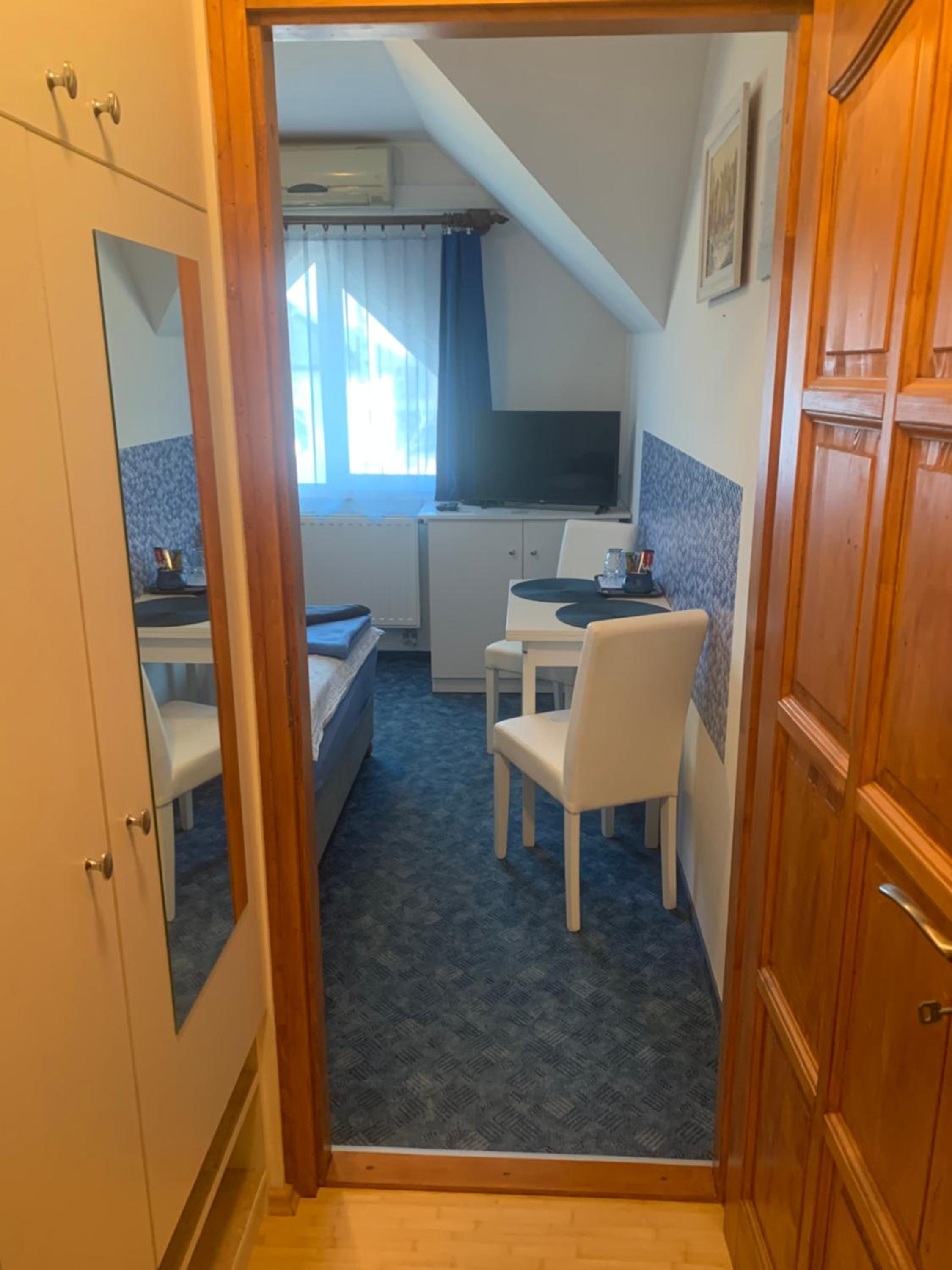 Double Room - Photo 4