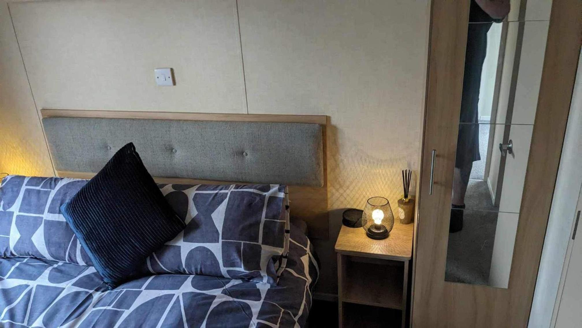 Mobile Home photo 3