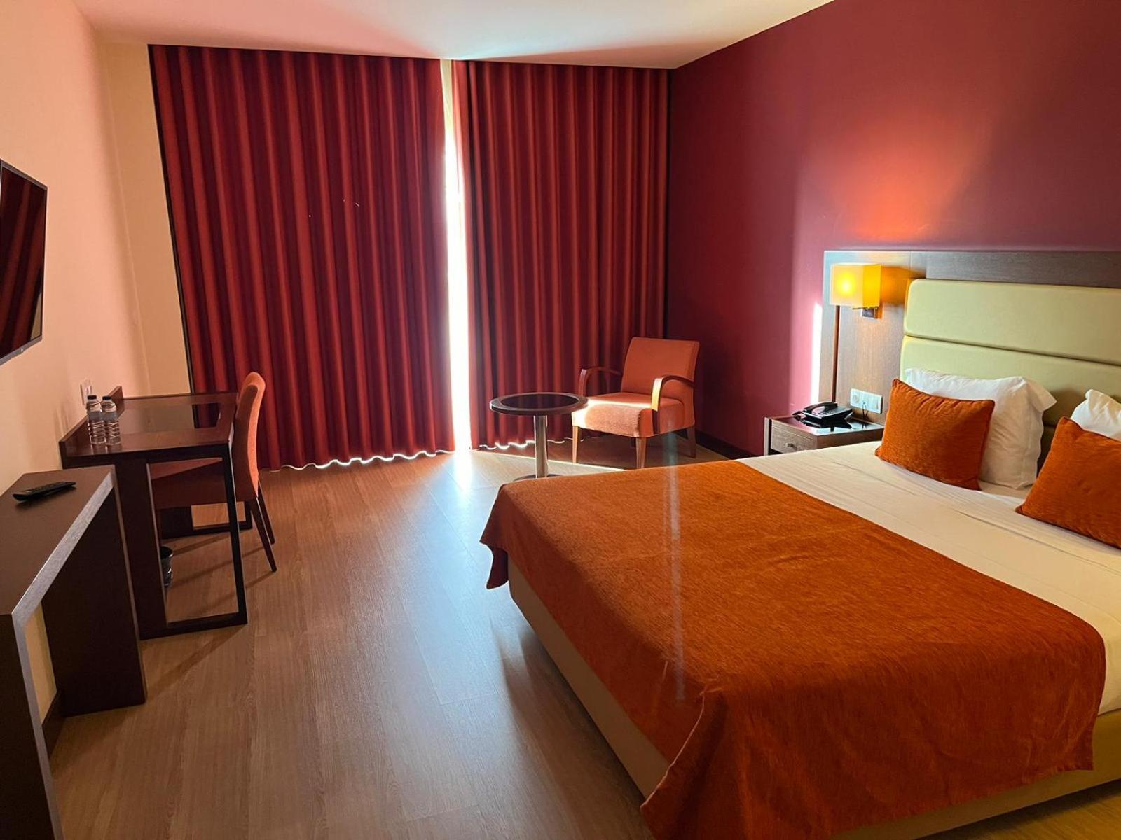 Double Room - Photo 2