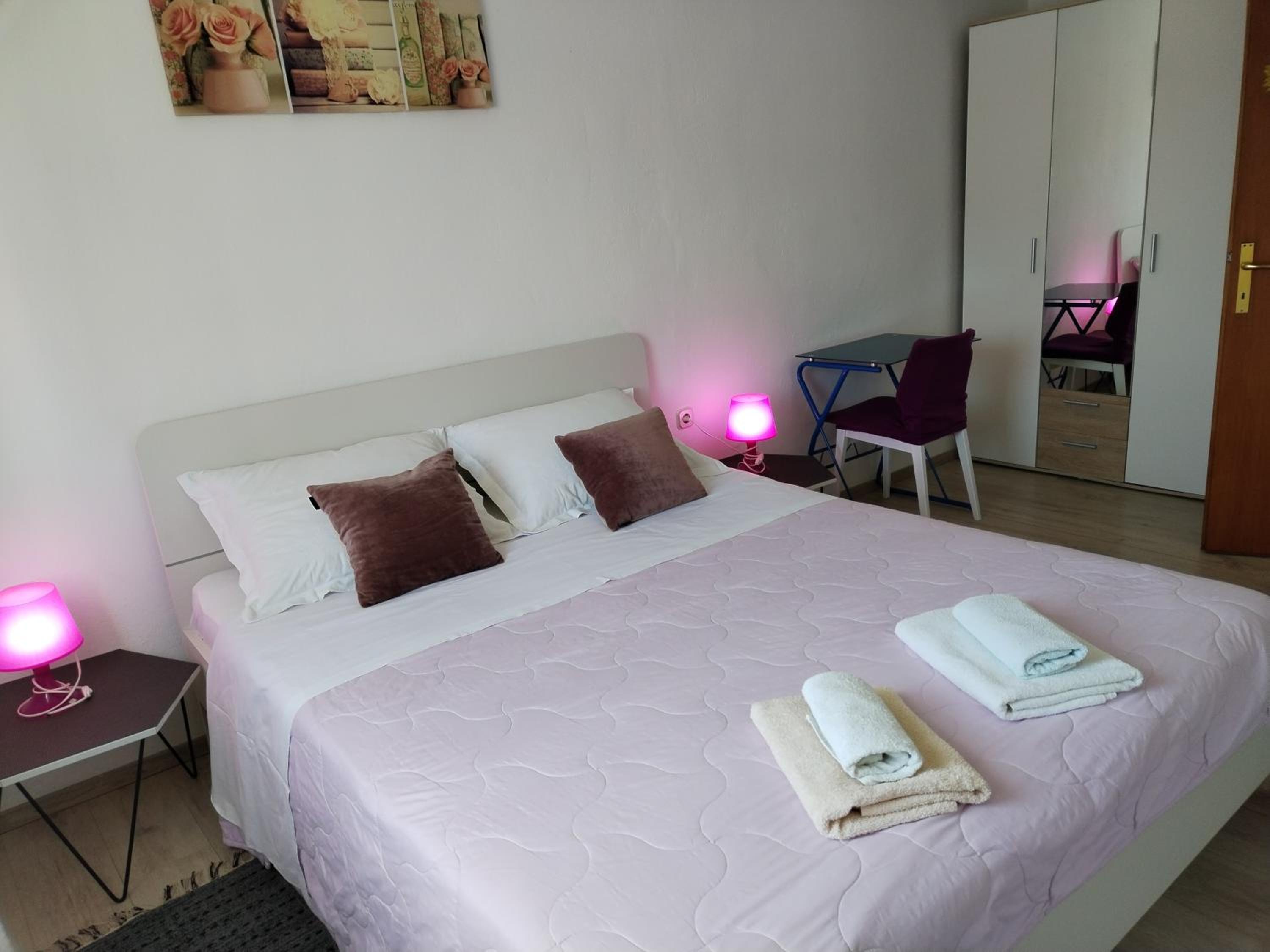 Two-Bedroom Apartment - Photo 7
