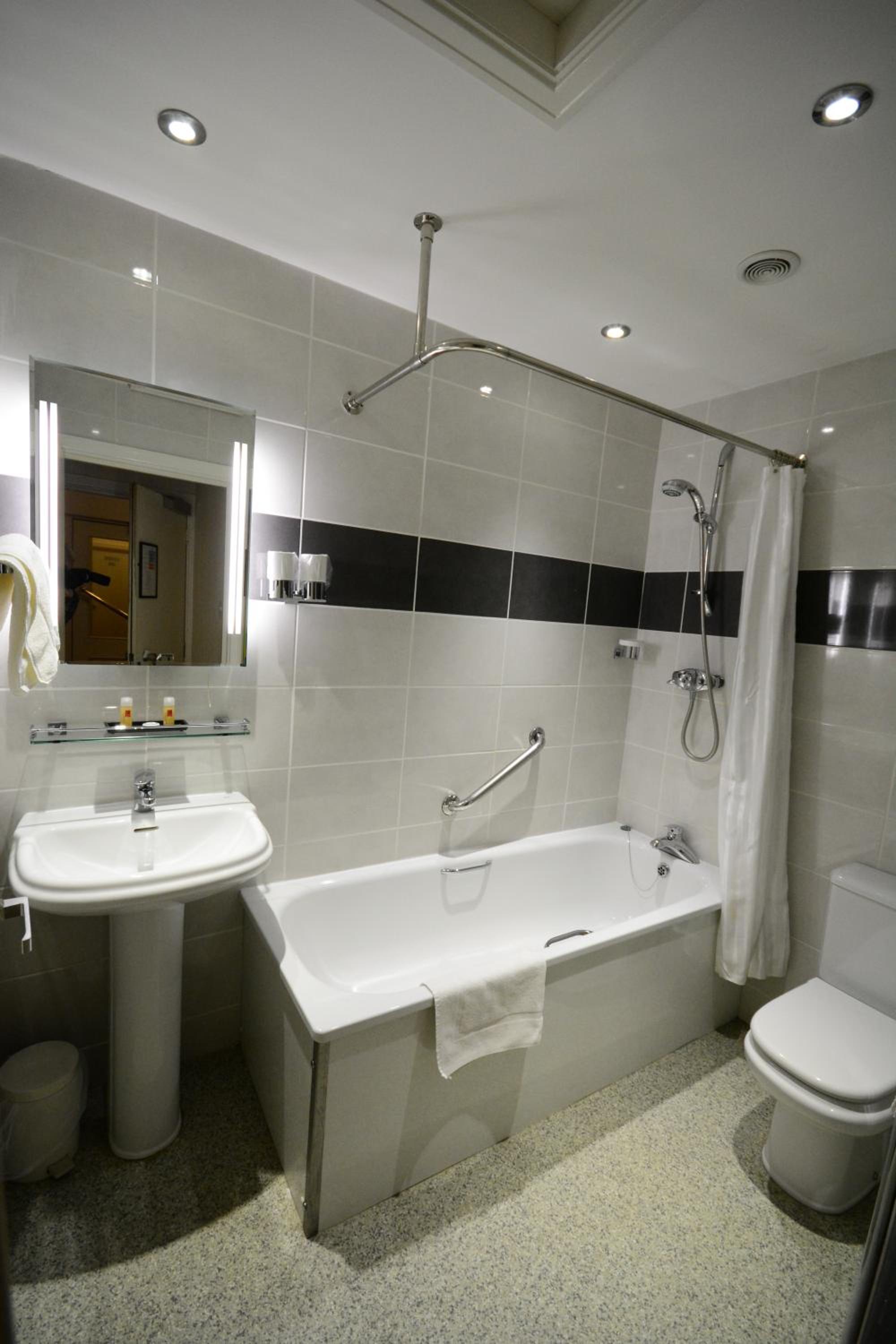 Single Room photo 2