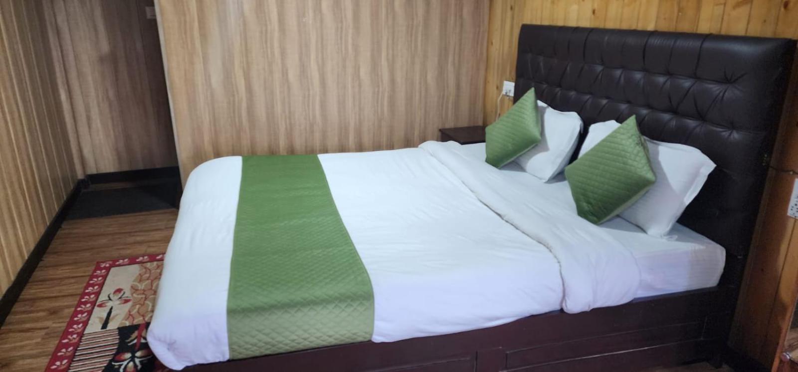 Double or Twin Room photo 3
