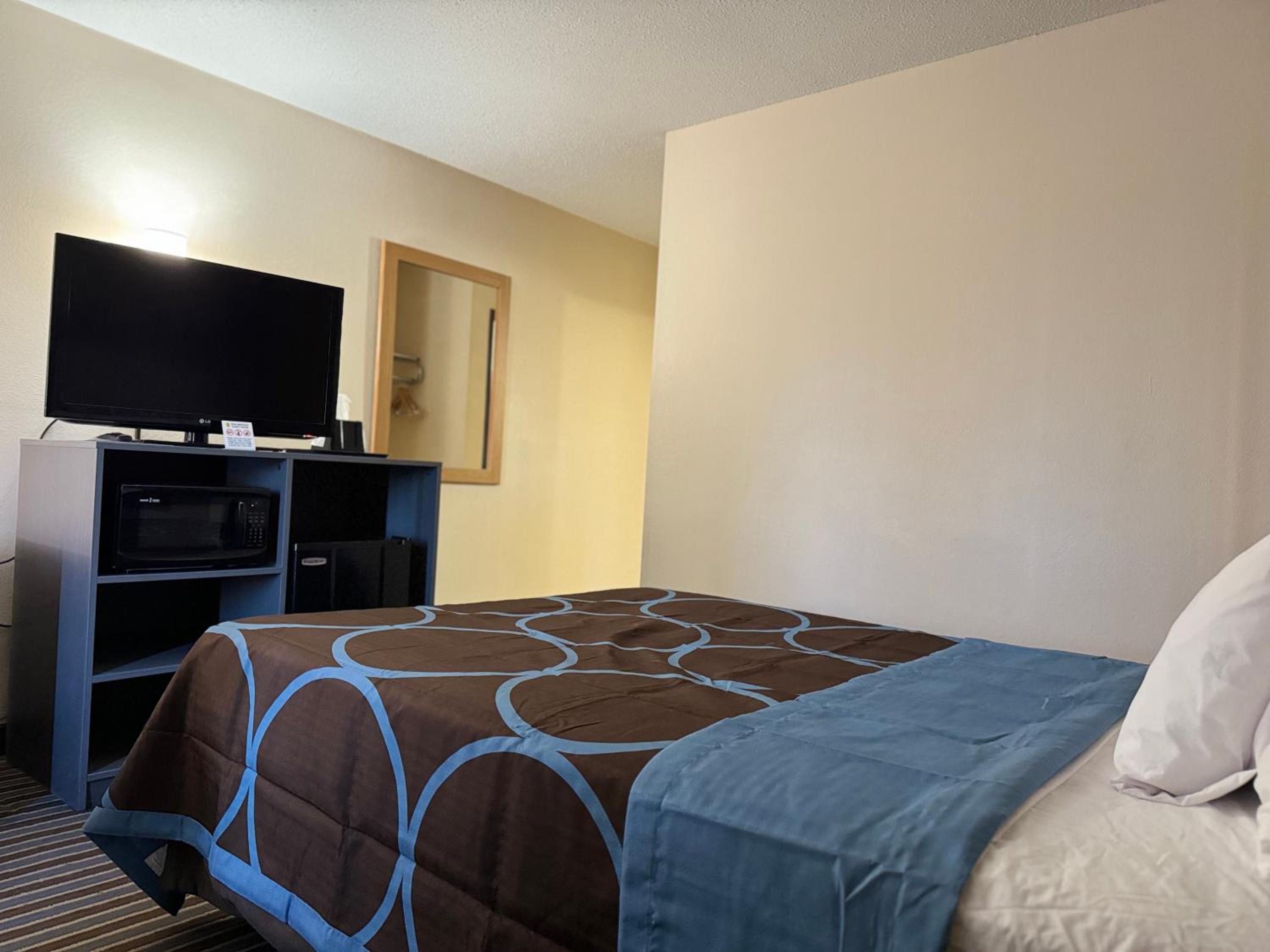 Queen Room - Disability Access/Non-Smoking - Photo 2