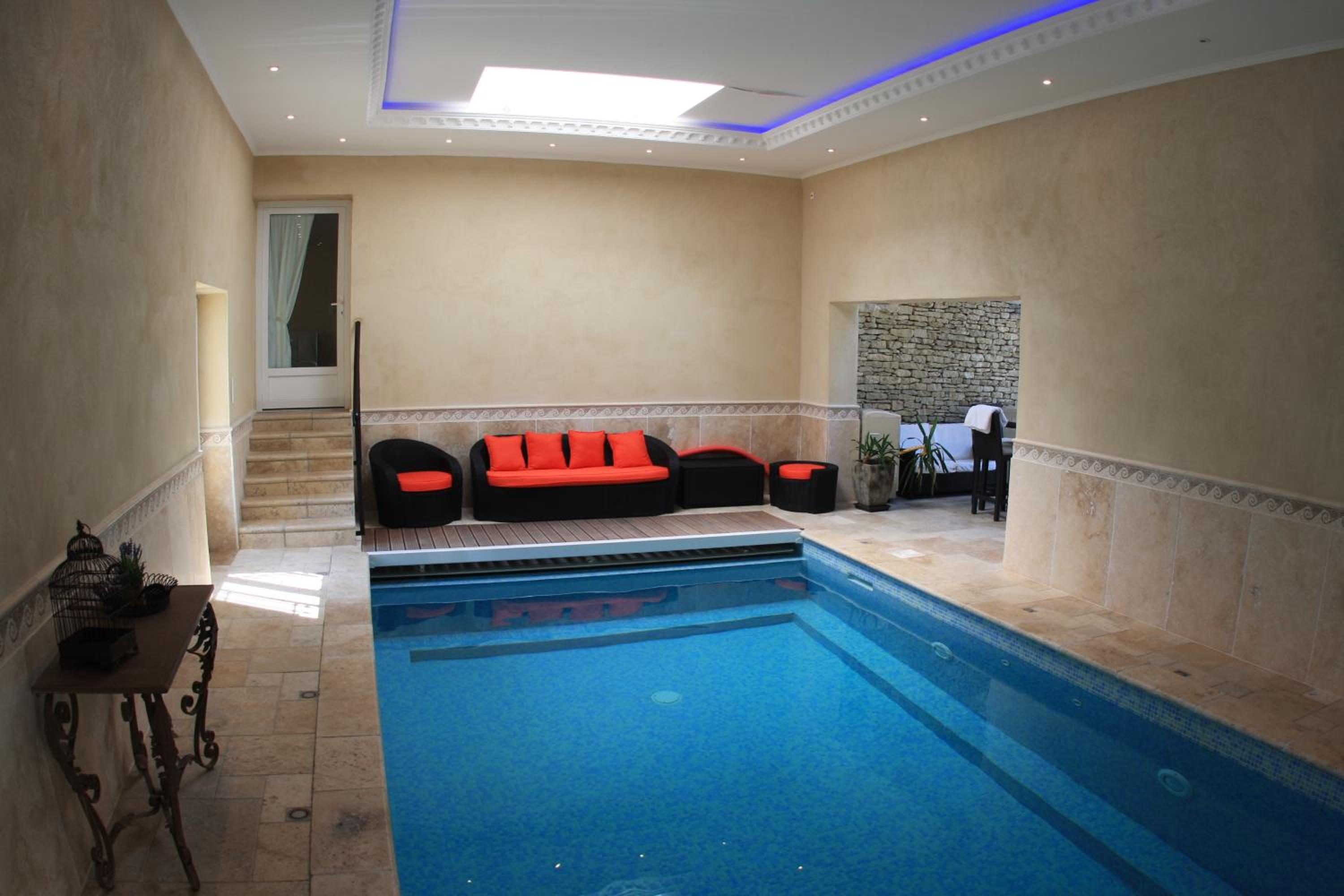 Villa photo 2