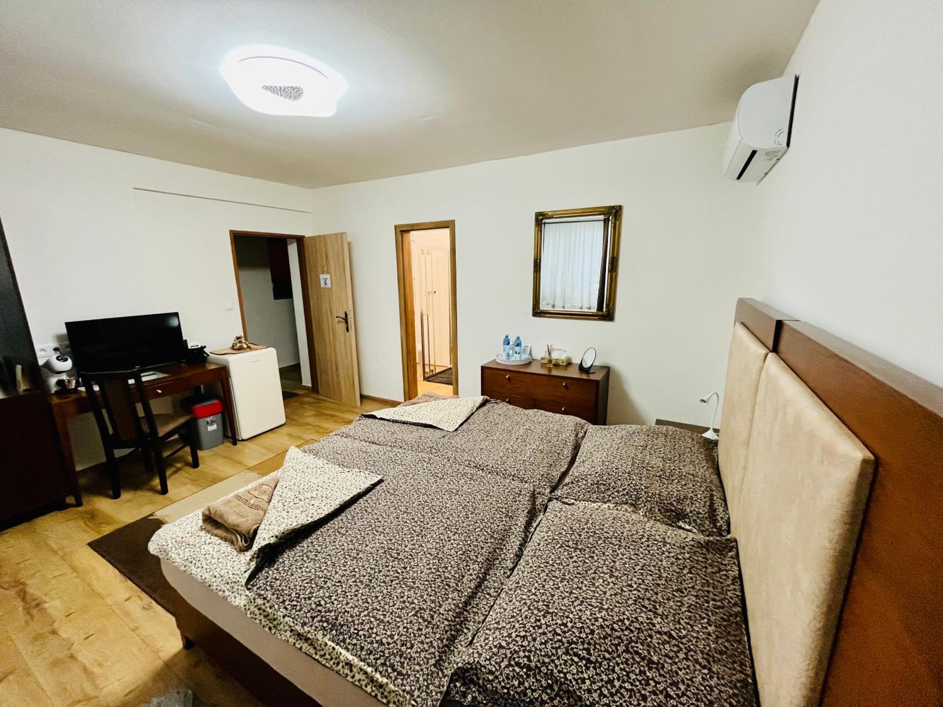 Double Room with Garden View - Photo 5