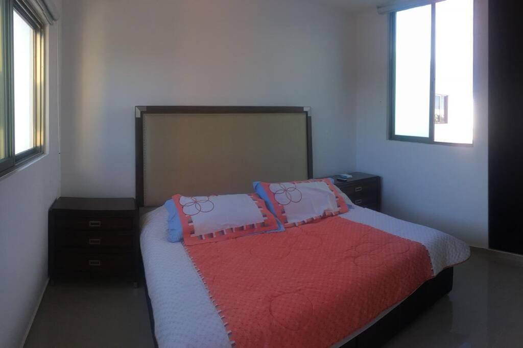 Four-Bedroom House photo 2