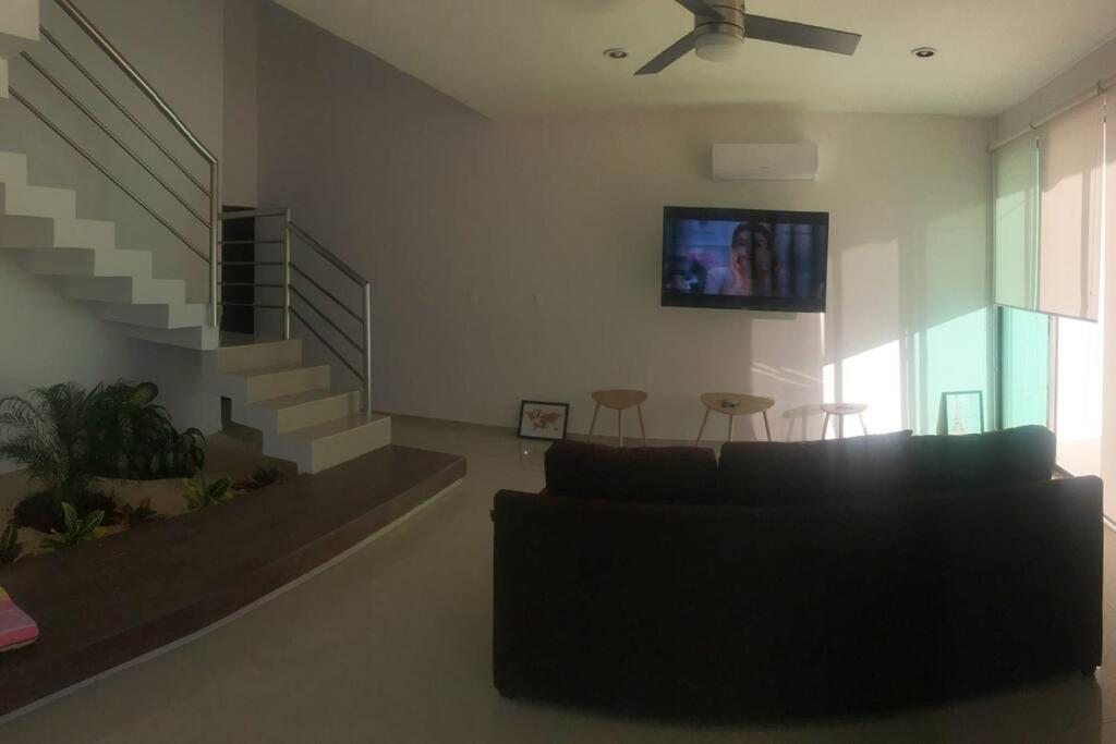 Four-Bedroom House photo 3