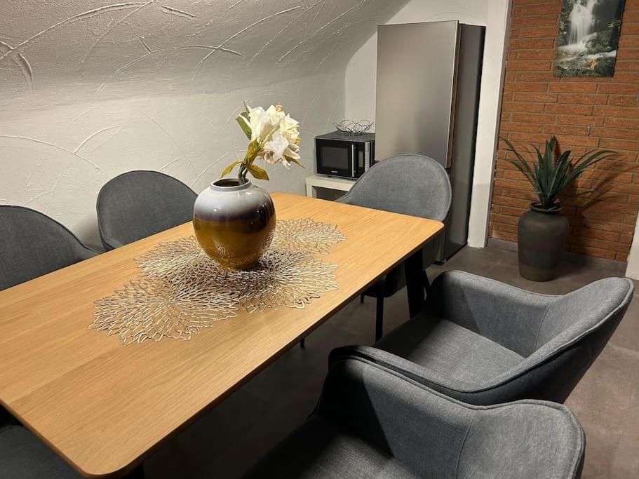 Three-Bedroom Apartment photo 2