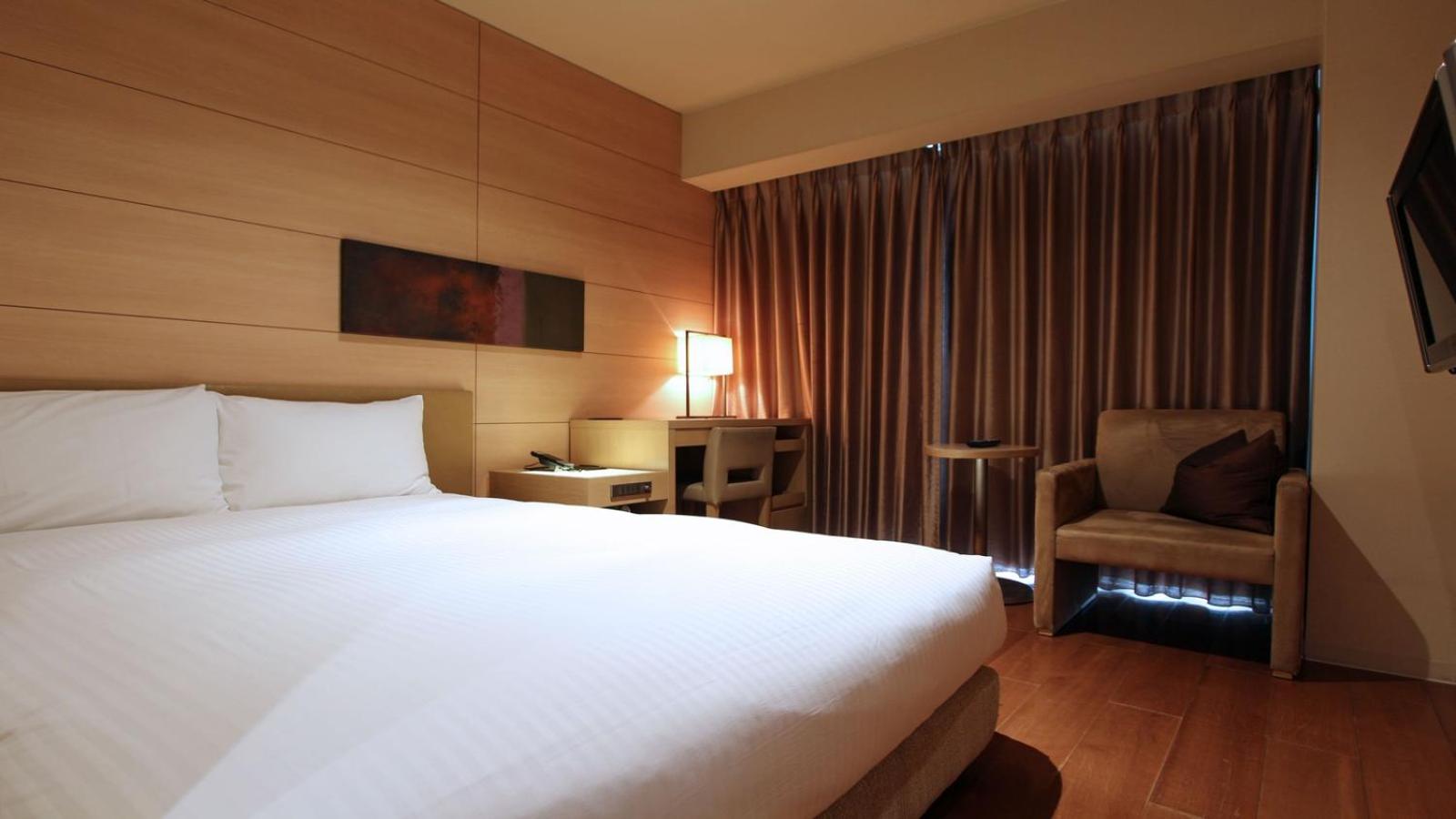 Standard Double Room - Non-Smoking - Photo 11