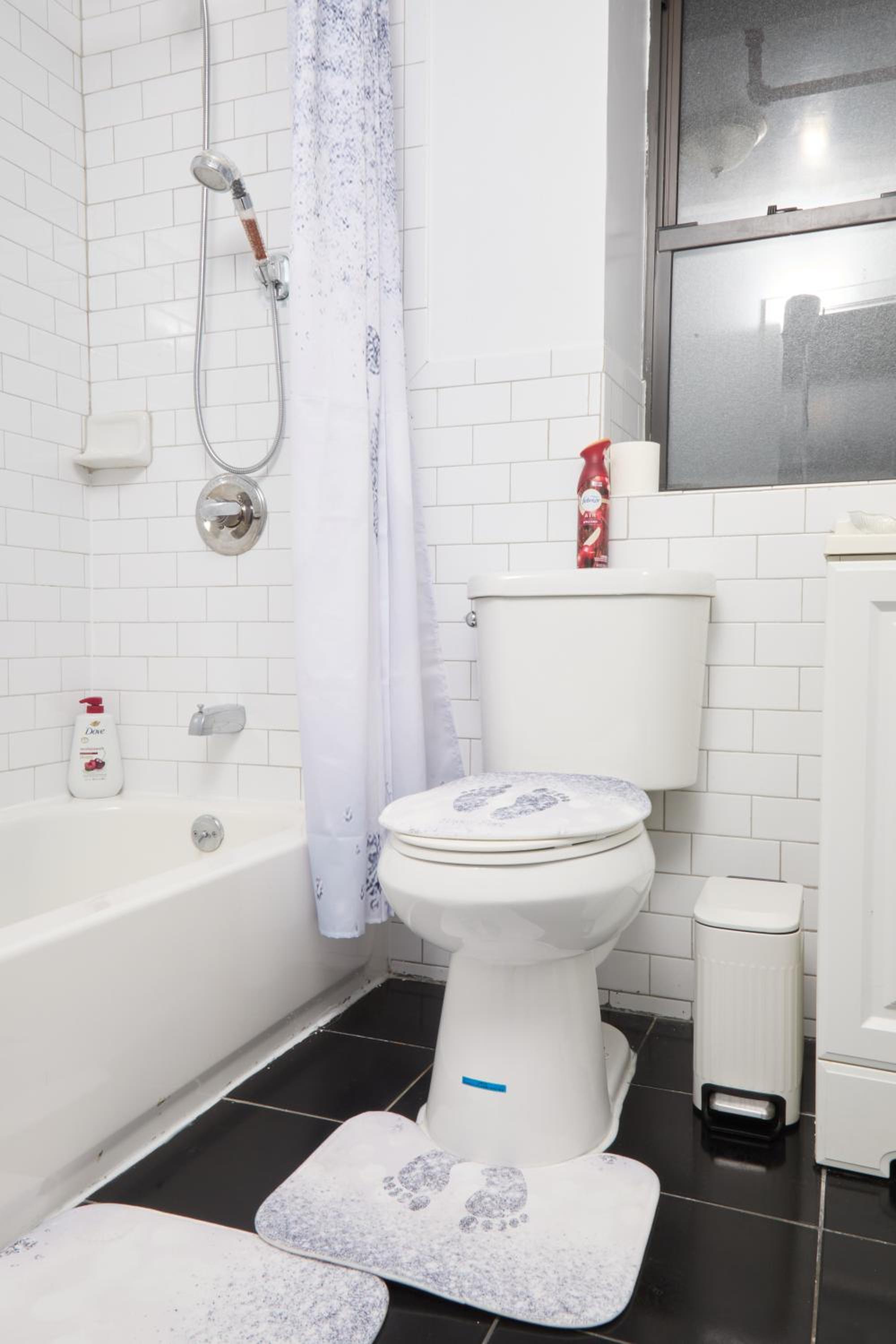 Budget Double Room photo 3