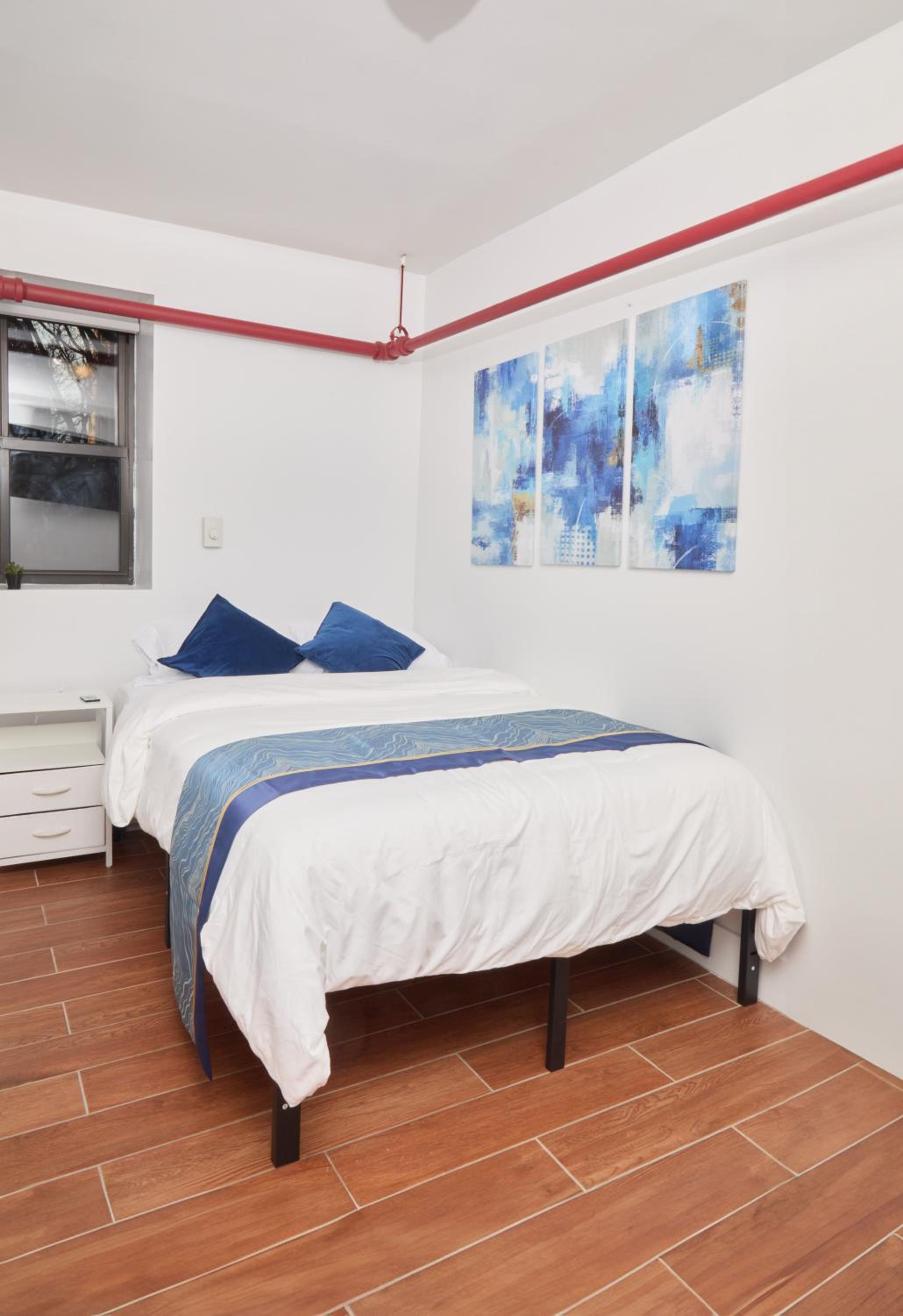 Double Room with Shared Bathroom photo 3