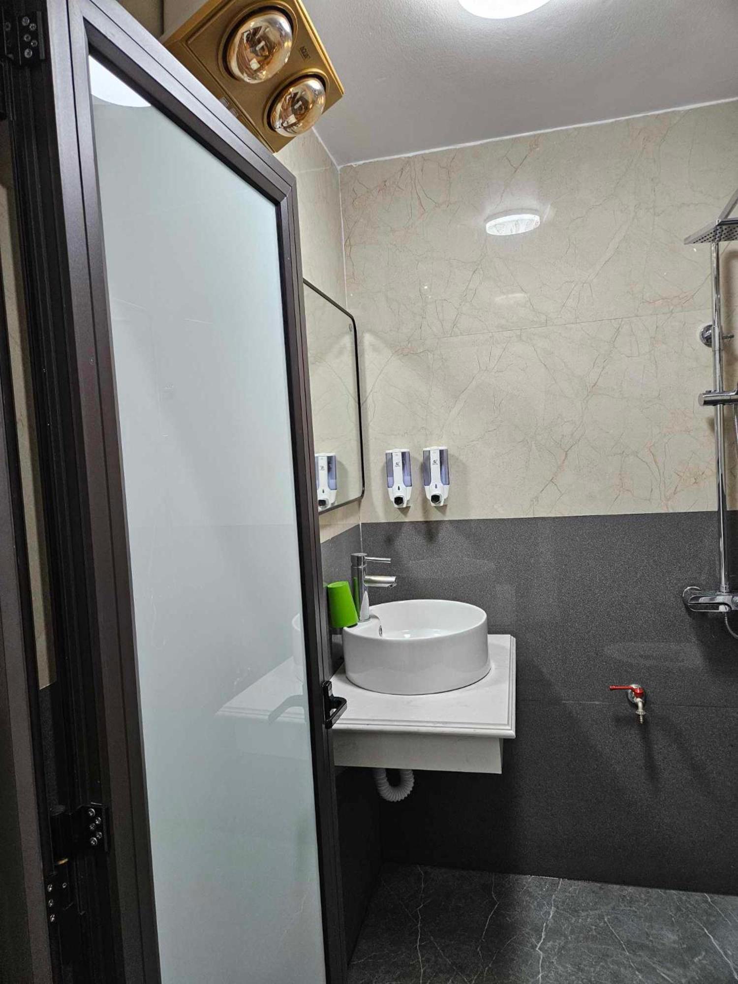 Double Room - Photo 3