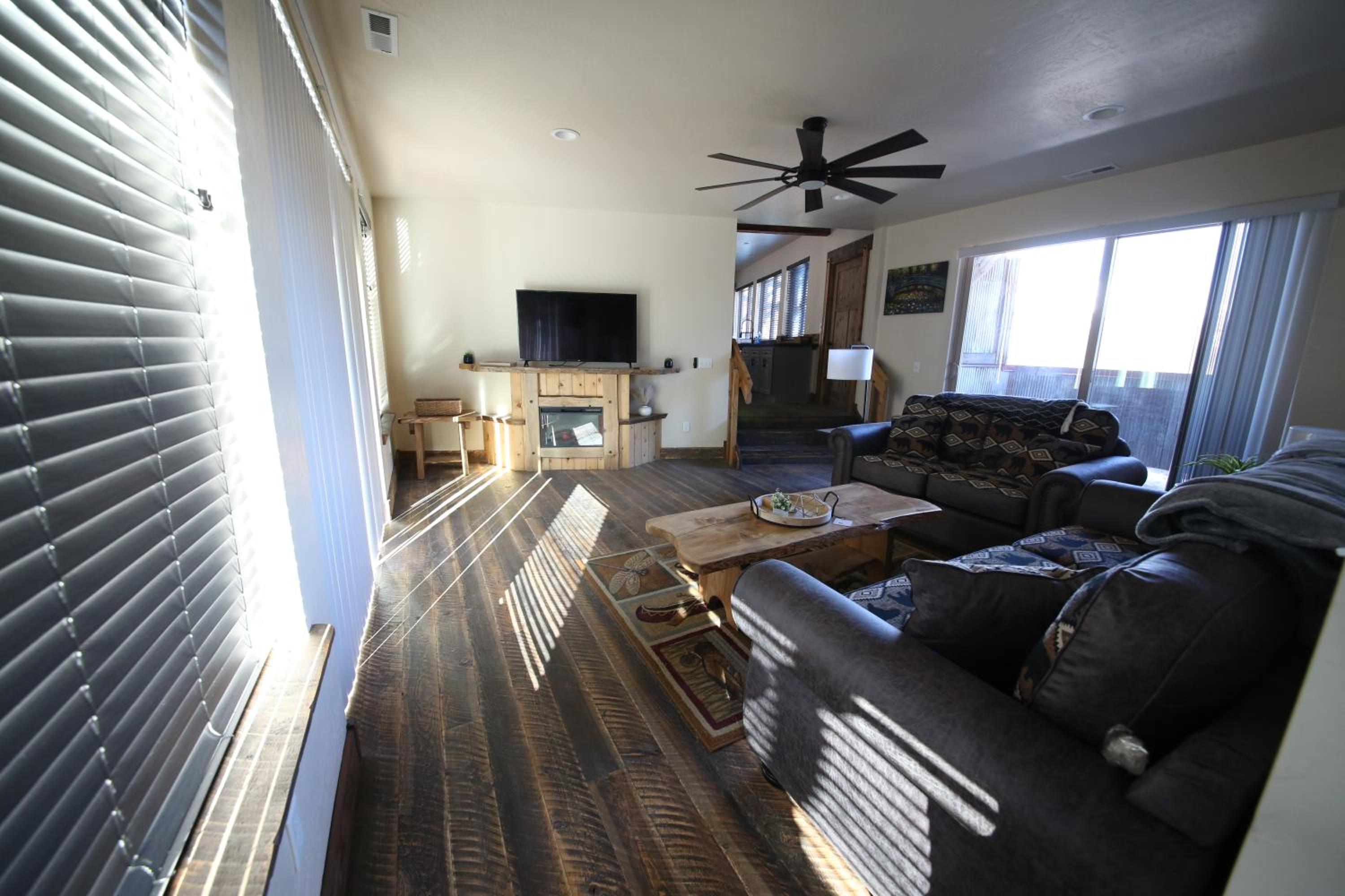 Three-Bedroom House photo 2