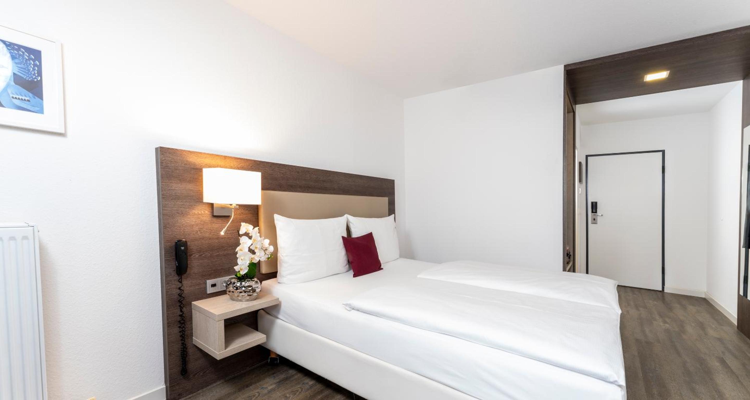 Economy Double Room - Photo 3