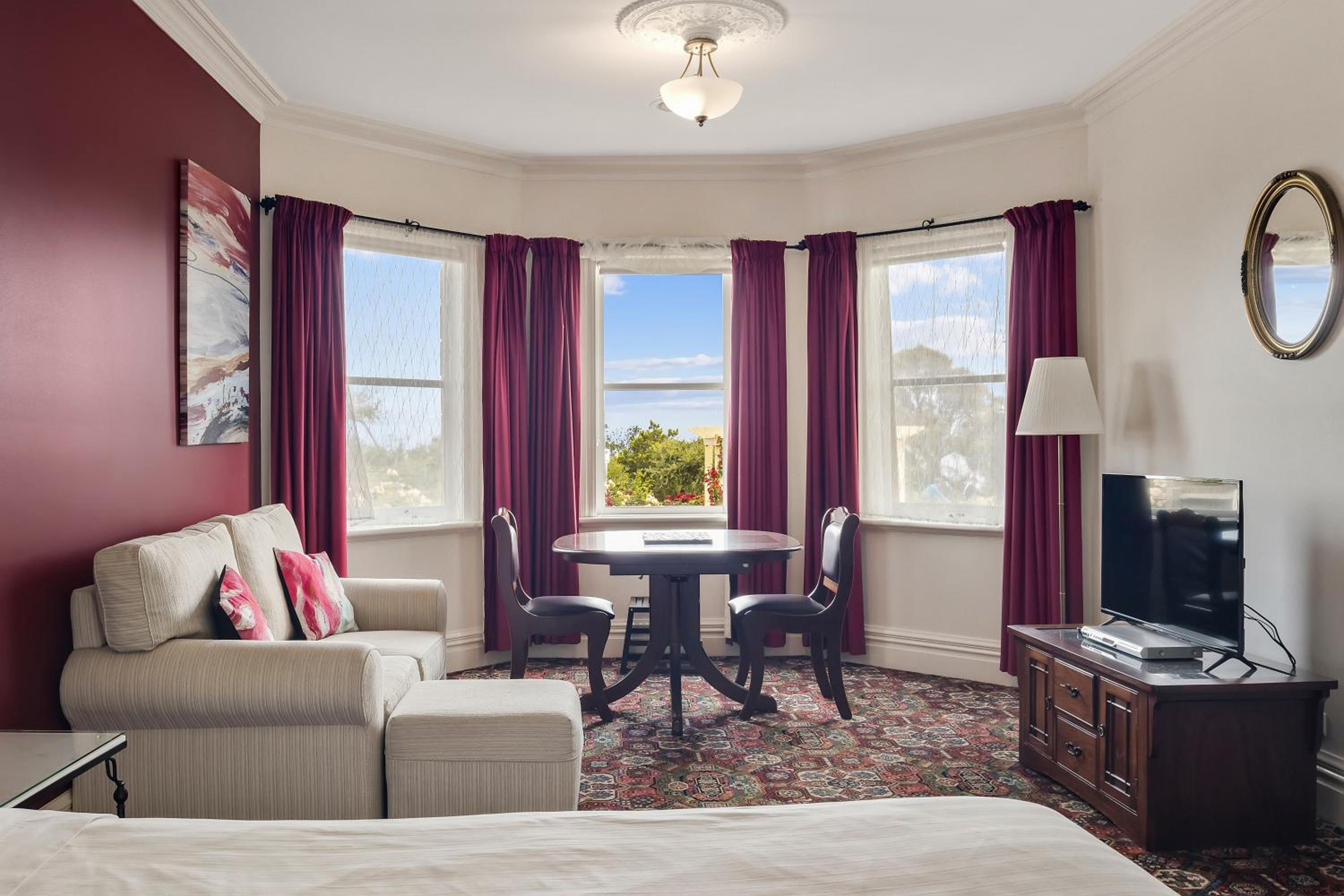 Deluxe Suite