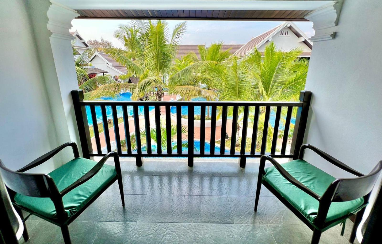 Twin Room with Pool View - Photo 9