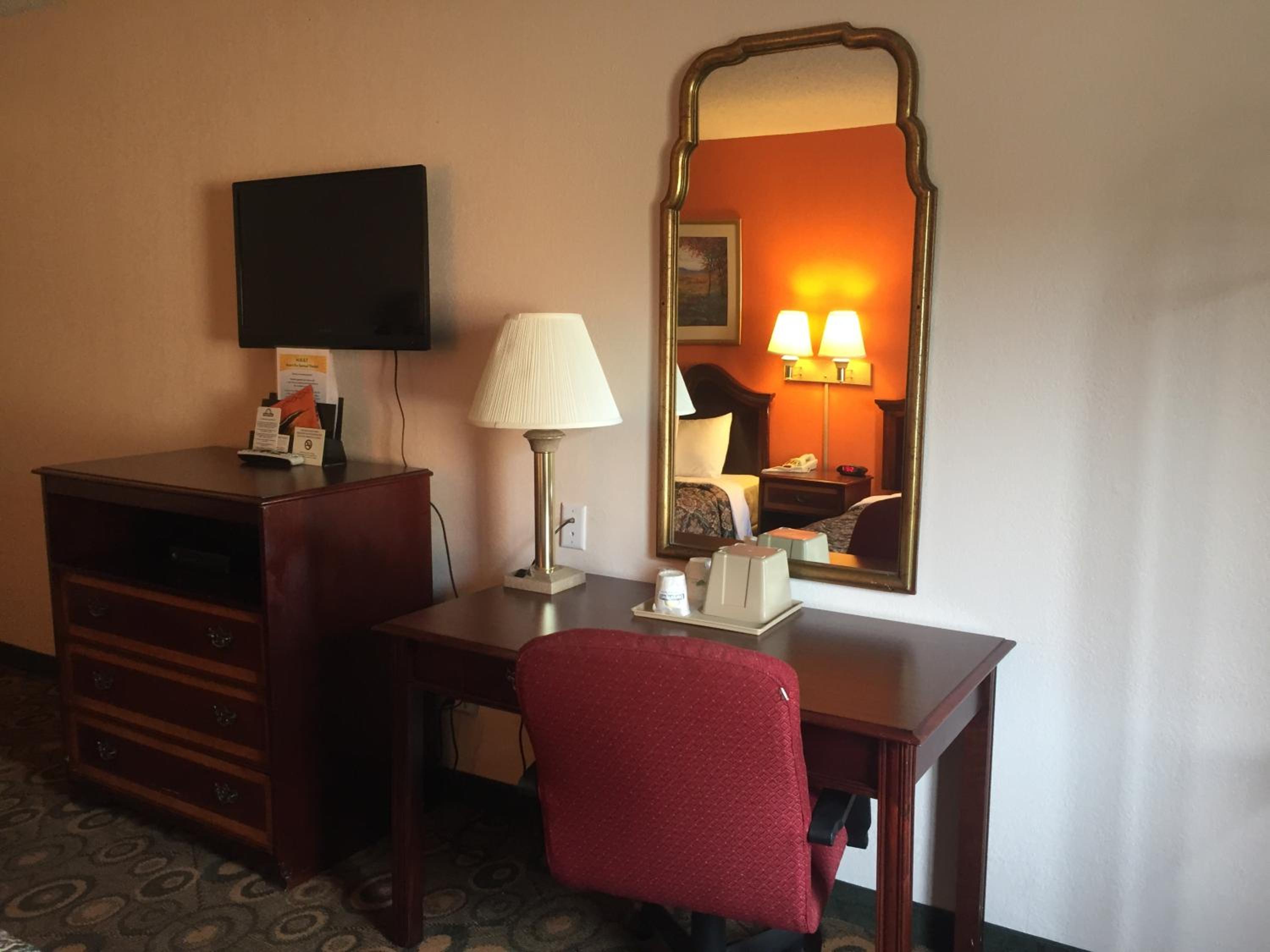 Deluxe King Room - Photo 3