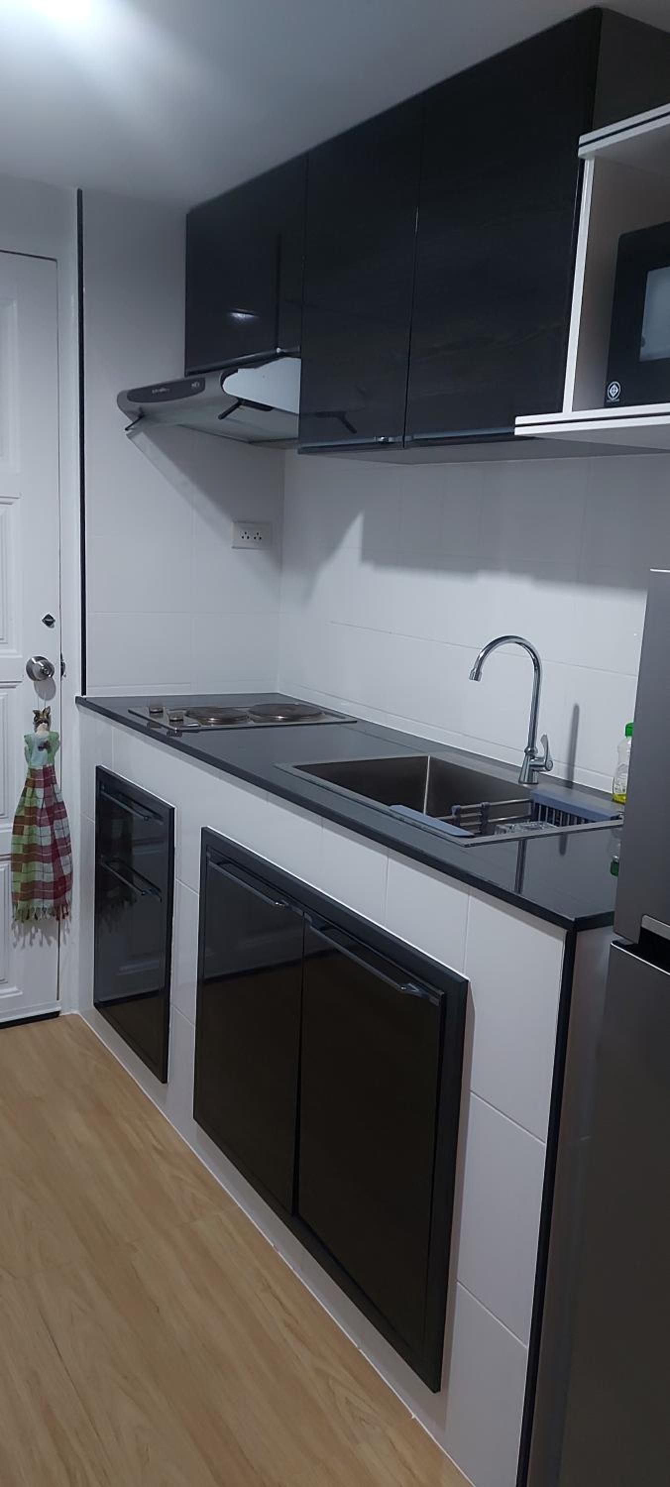 Apartment with Sea View - Photo 9