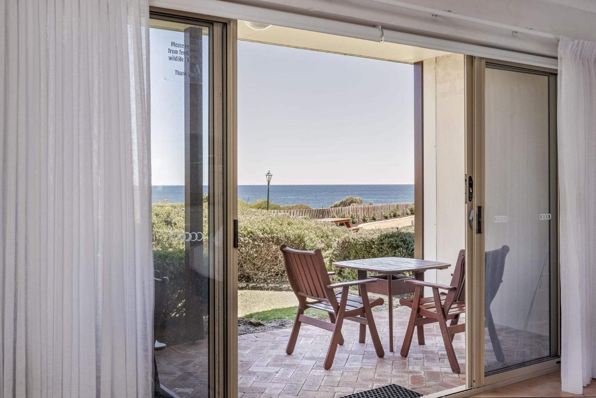Studio Apartment with Oceanview - Downstairs photo 3
