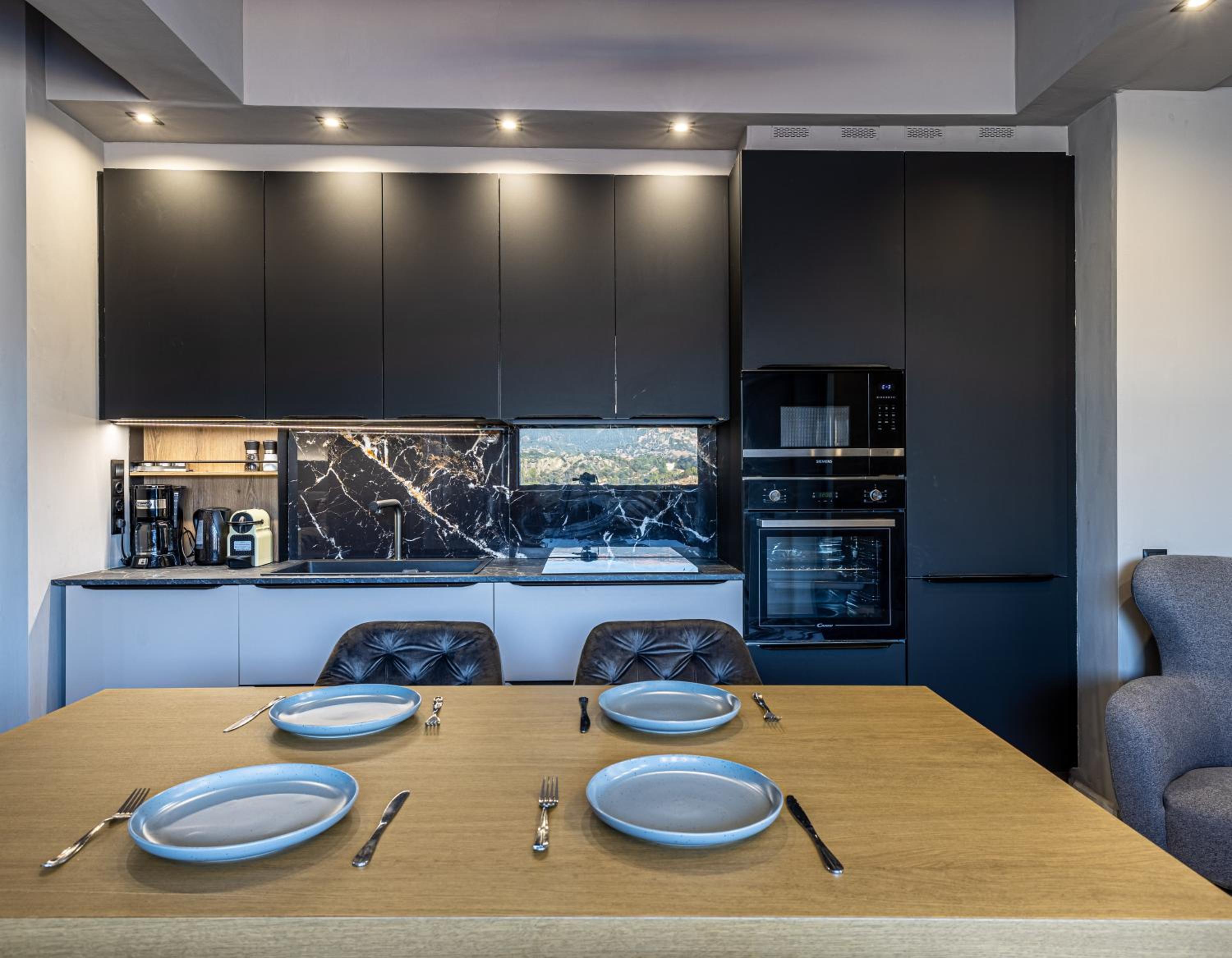 Deluxe Apartment