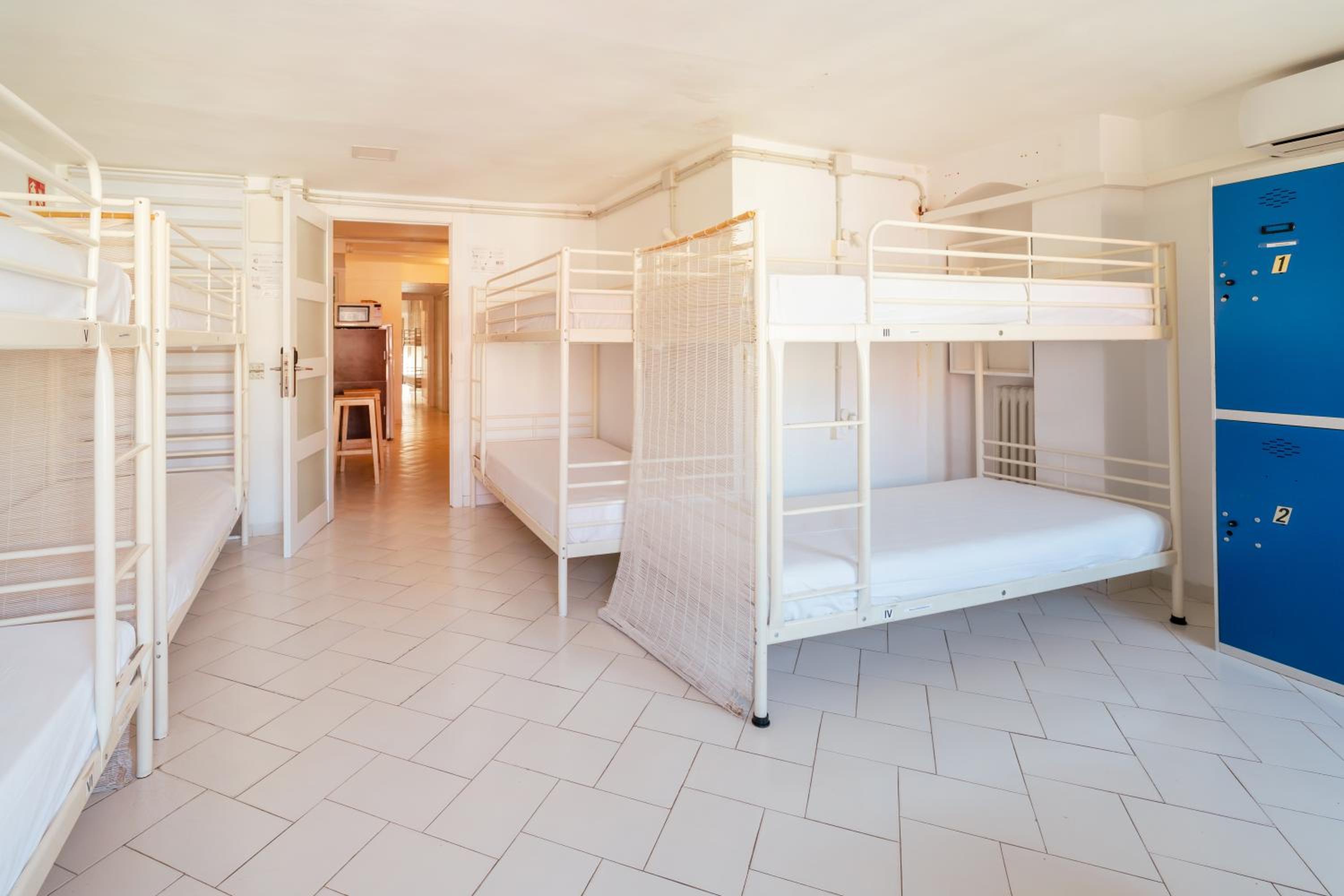 Bed in 8-Bed Dormitory Room, photo 7