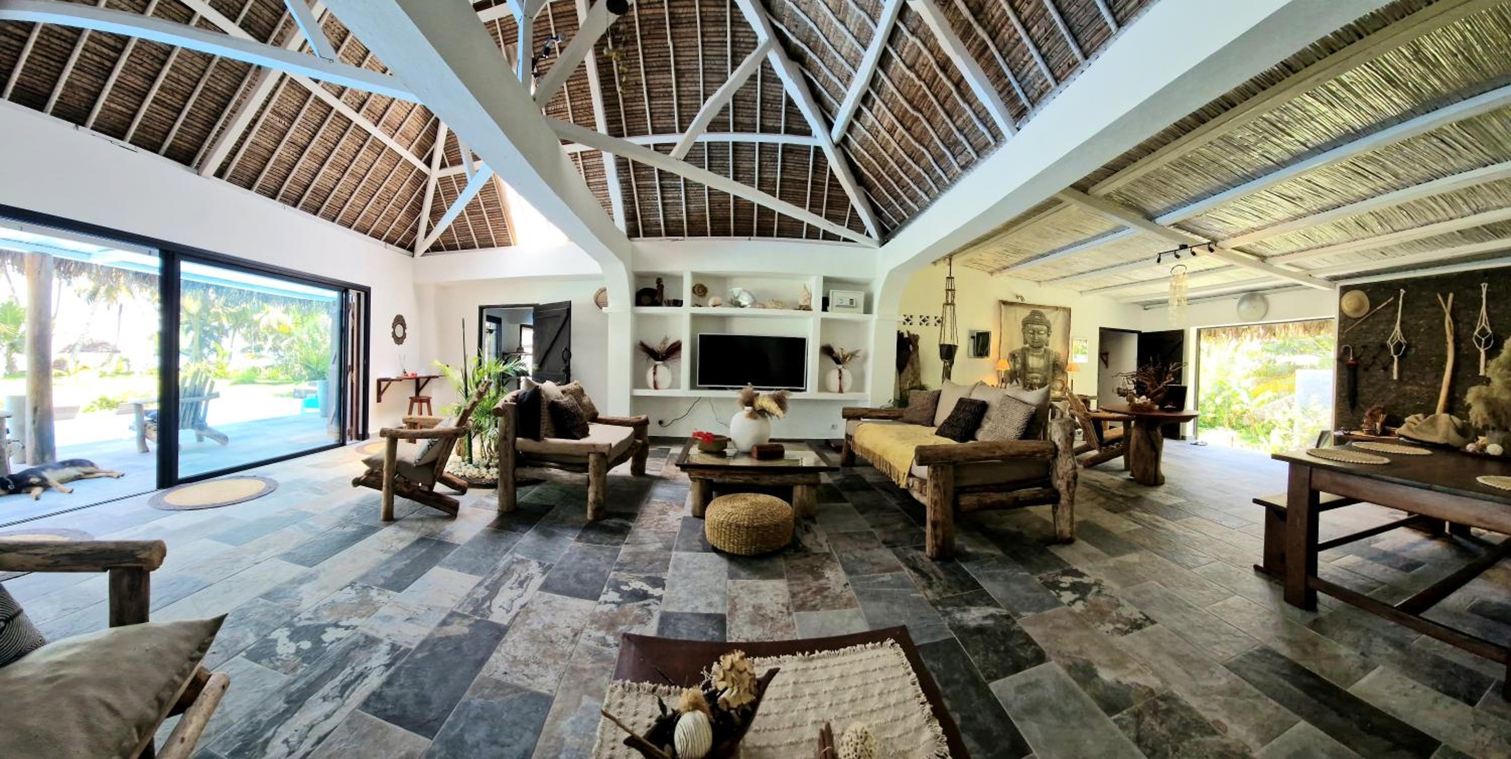 Three-Bedroom Villa photo 1