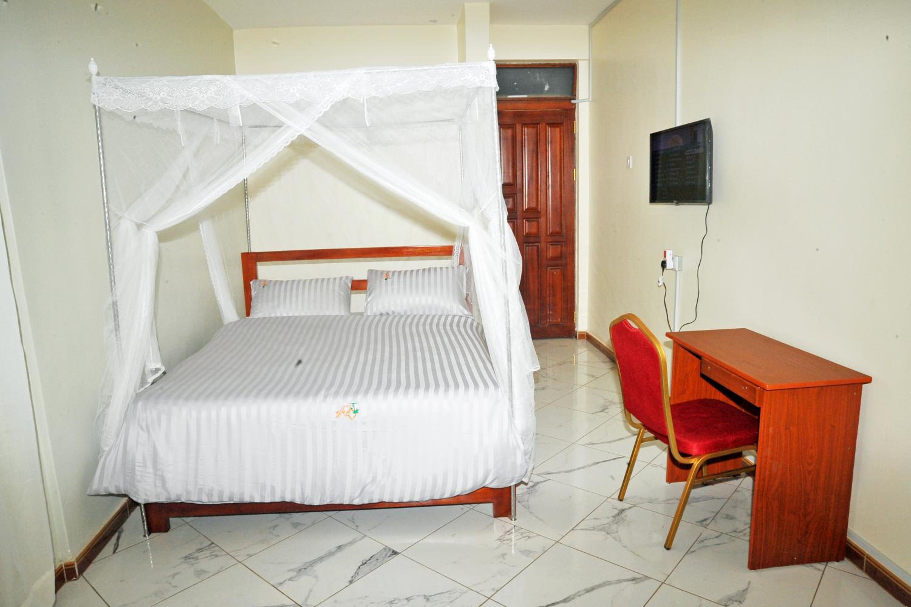 Double Room With Private Bathroom photo 1