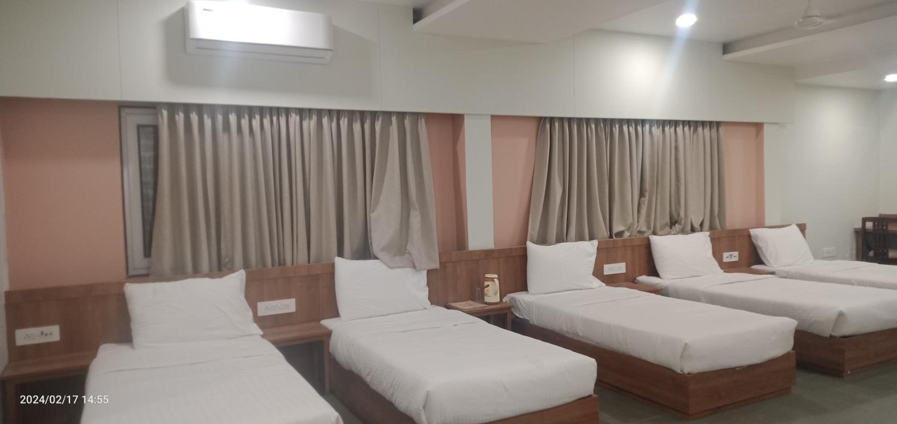 Deluxe Family Room