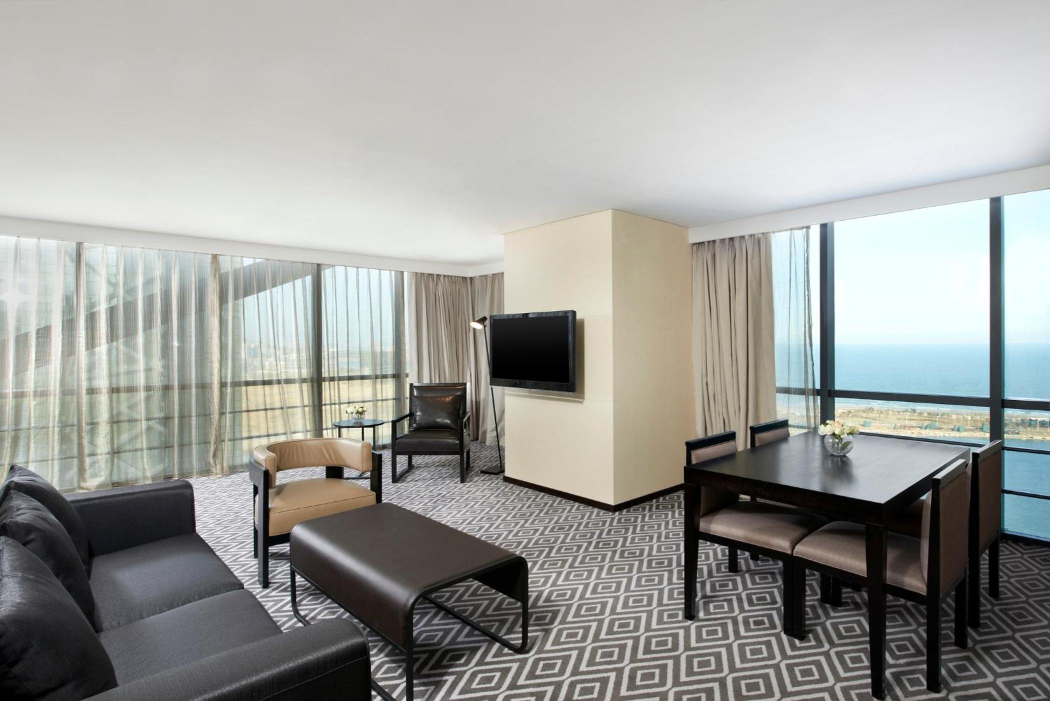 Four Points Suite, Executive level, 1 Bedroom Larger Suite