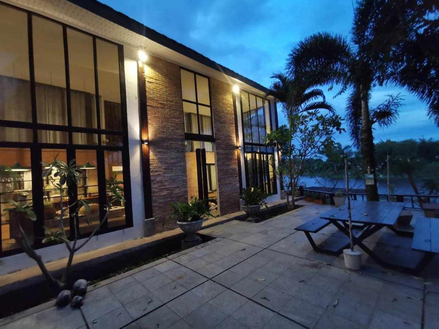 Four-Bedroom House - Photo 113